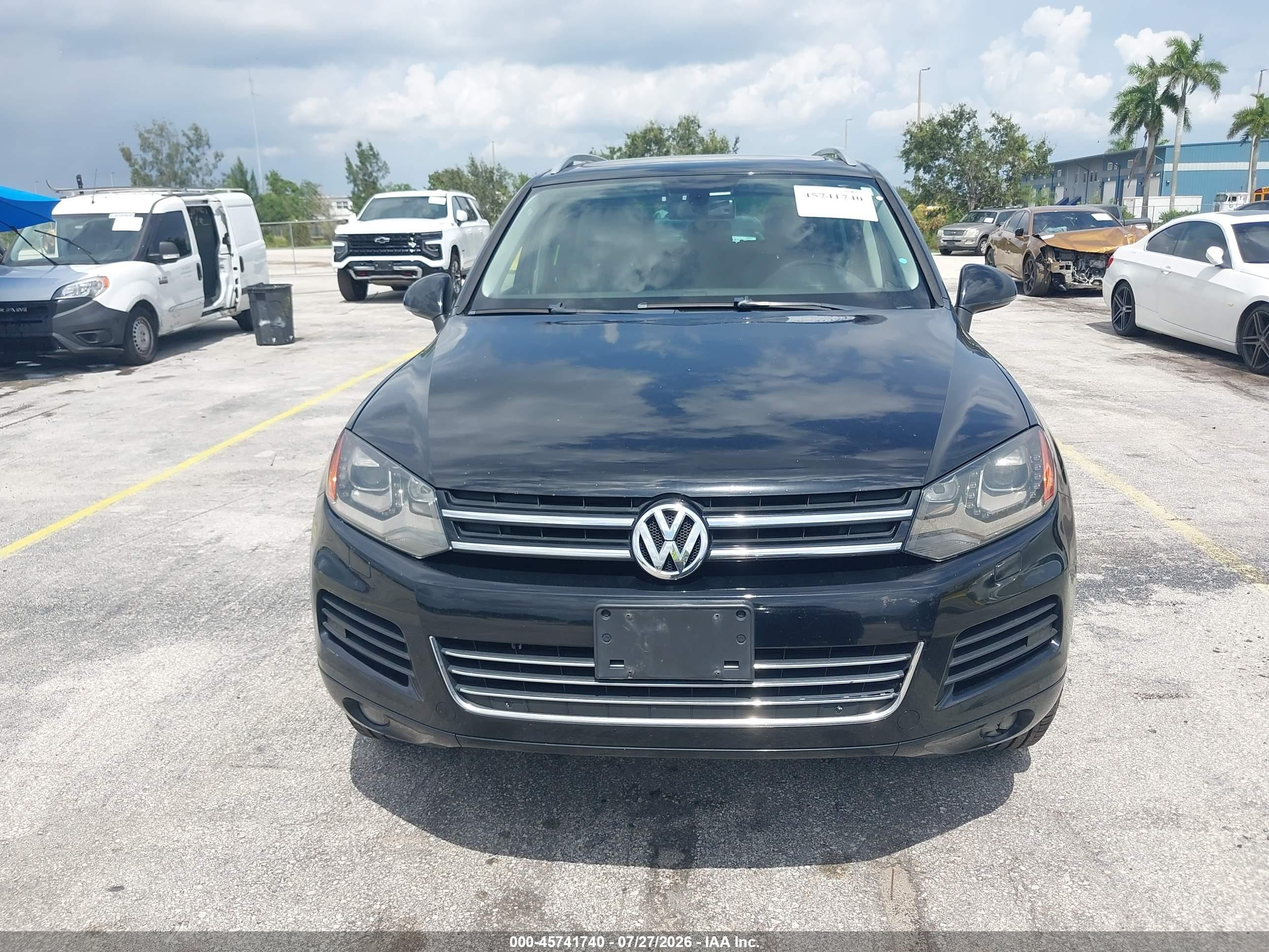 2013 Volkswagen Touareg Tdi Executive Black vin: WVGEP9BP3DD004506