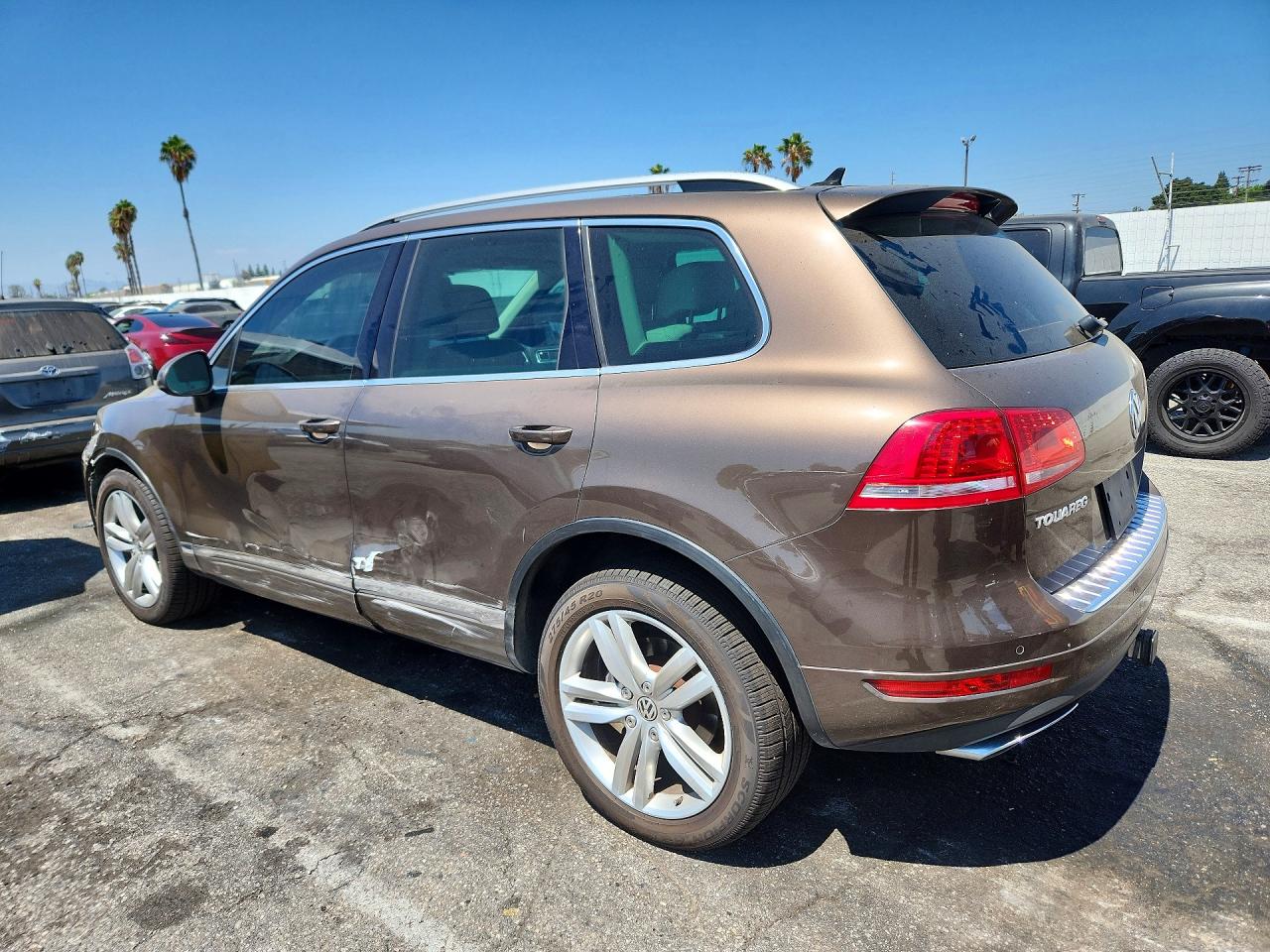 2014 Volkswagen Touareg V6 Tdi Brown vin: WVGEP9BP3ED011473