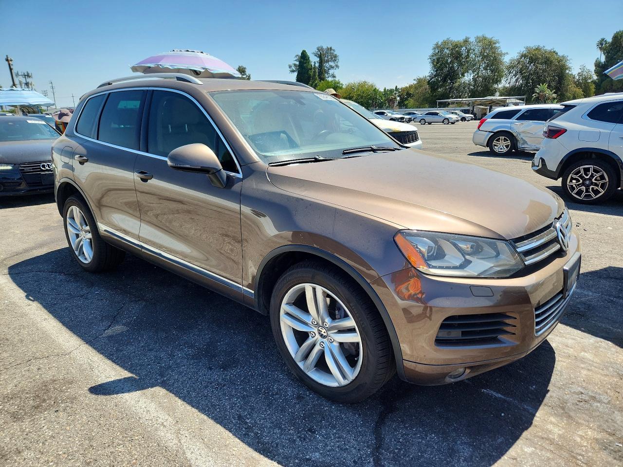 2014 Volkswagen Touareg V6 Tdi Brown vin: WVGEP9BP3ED011473