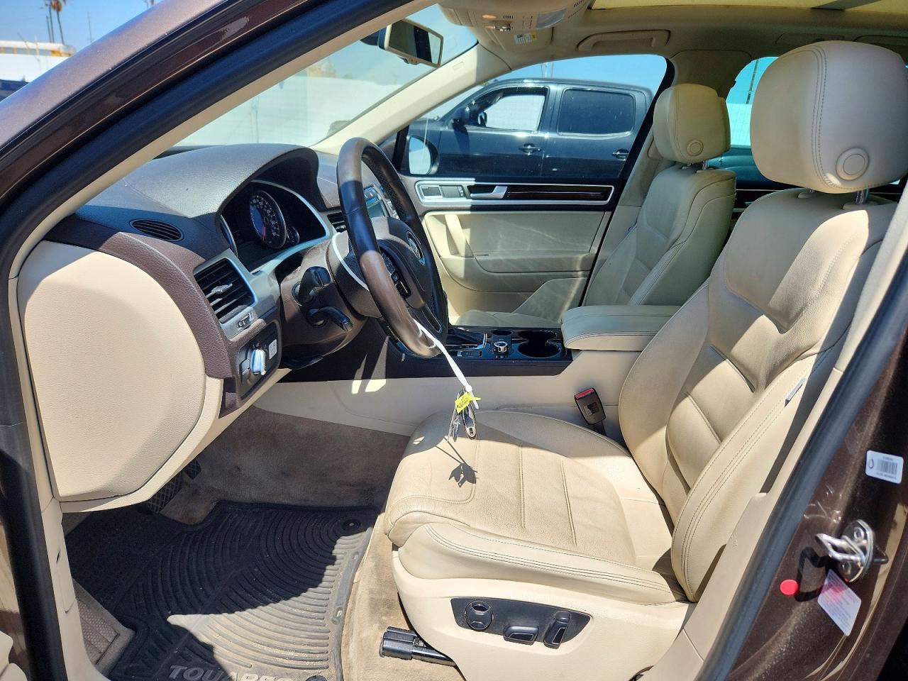 2014 Volkswagen Touareg V6 Tdi Brown vin: WVGEP9BP3ED011473