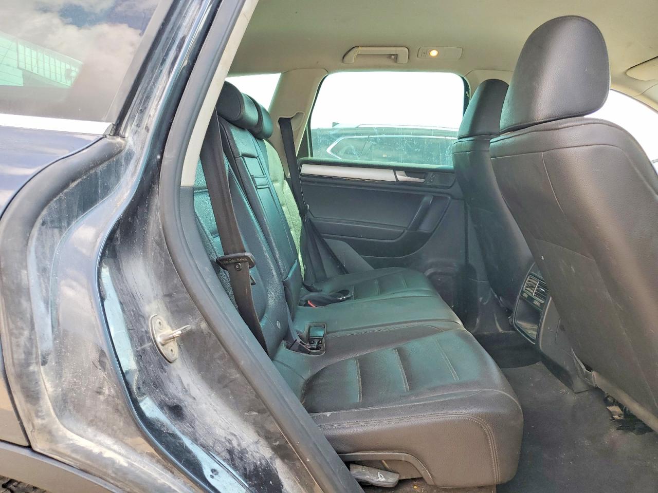2014 Volkswagen Touareg V6 Tdi Gray vin: WVGEP9BP3ED013157
