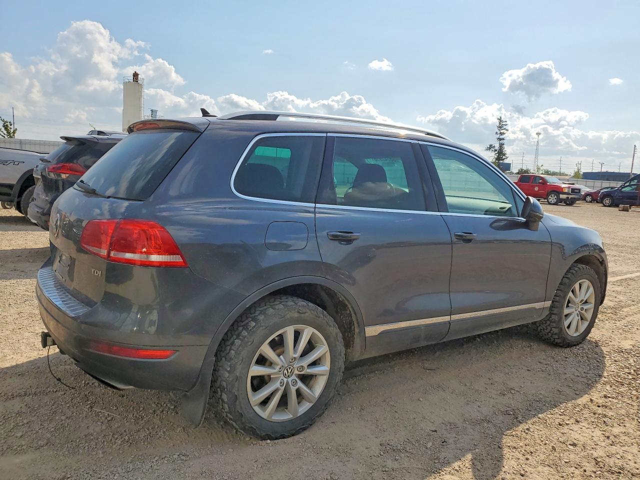 2014 Volkswagen Touareg V6 Tdi Gray vin: WVGEP9BP3ED013157
