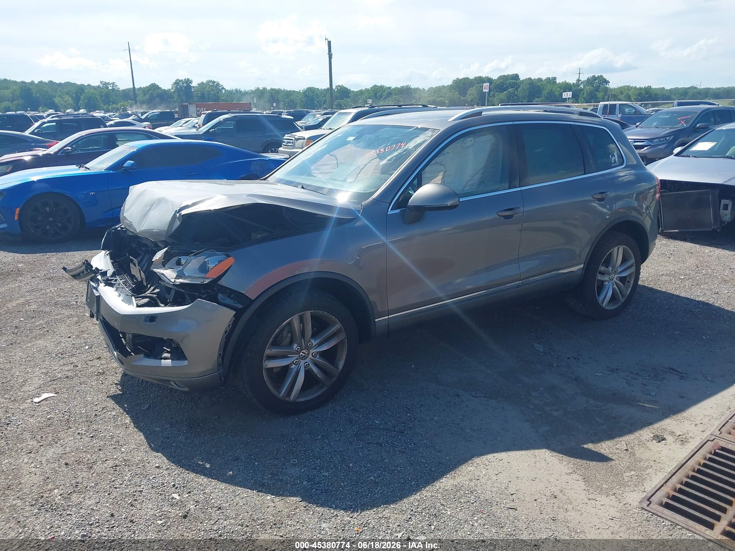 2013 Volkswagen Touareg Tdi Executive Gray vin: WVGEP9BP4DD012209