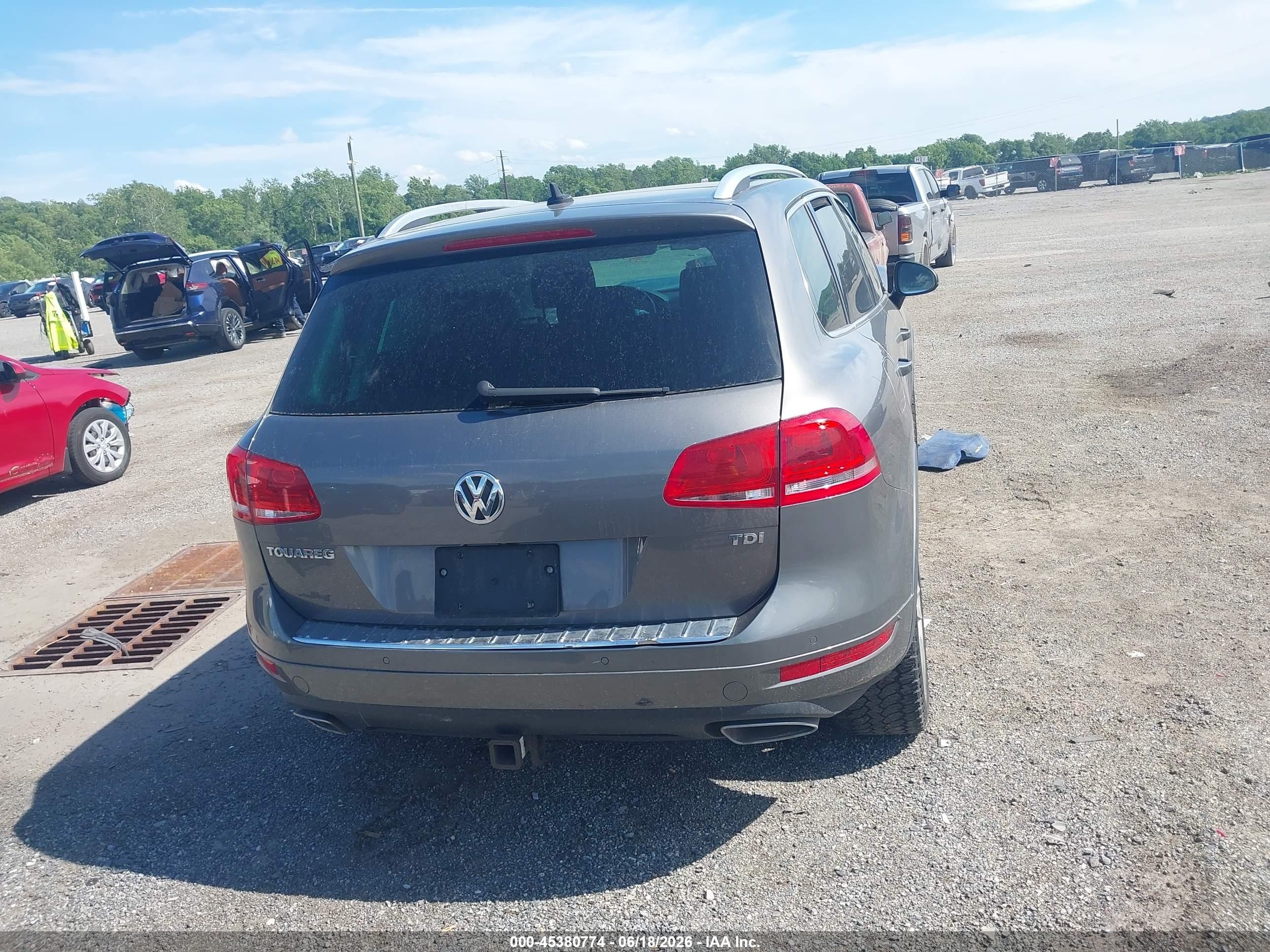 2013 Volkswagen Touareg Tdi Executive Gray vin: WVGEP9BP4DD012209