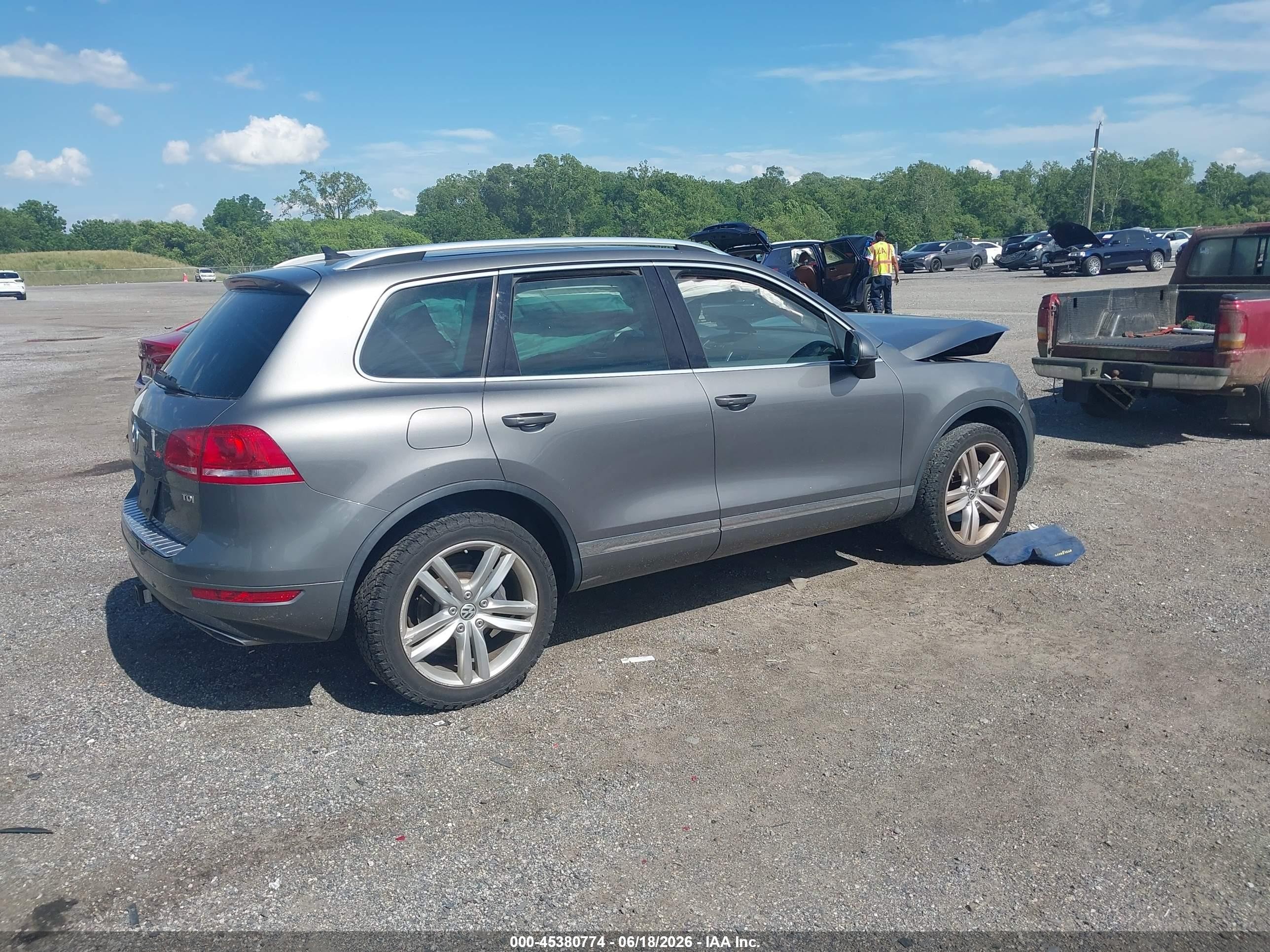 2013 Volkswagen Touareg Tdi Executive Gray vin: WVGEP9BP4DD012209