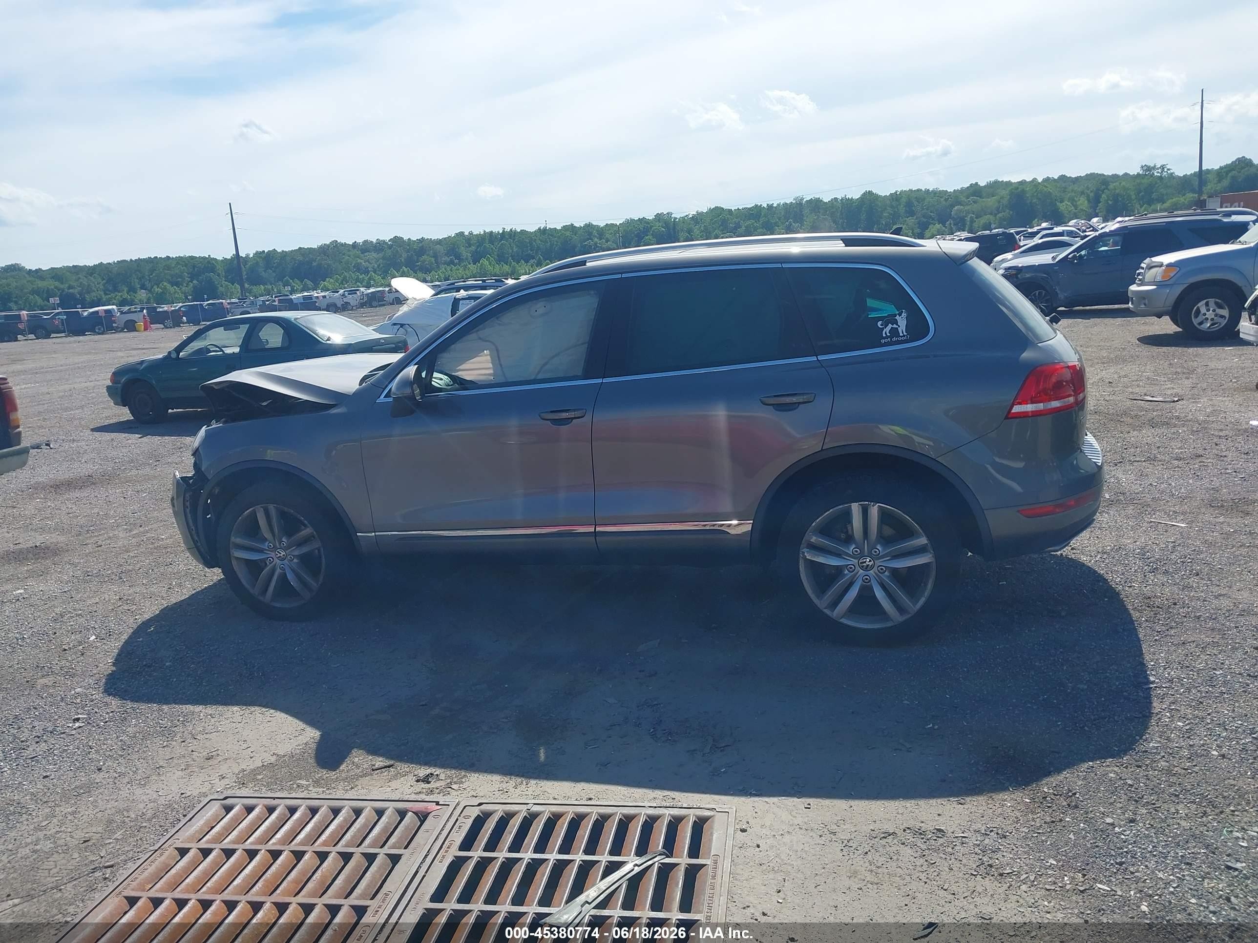 2013 Volkswagen Touareg Tdi Executive Gray vin: WVGEP9BP4DD012209