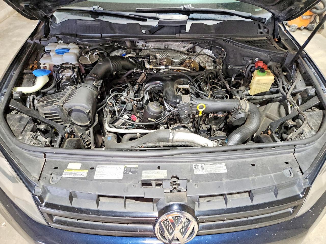 2014 Volkswagen Touareg V6 Tdi Blue vin: WVGEP9BP4ED008582