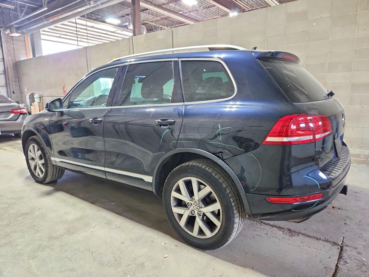 2014 Volkswagen Touareg V6 Tdi Blue vin: WVGEP9BP4ED008582