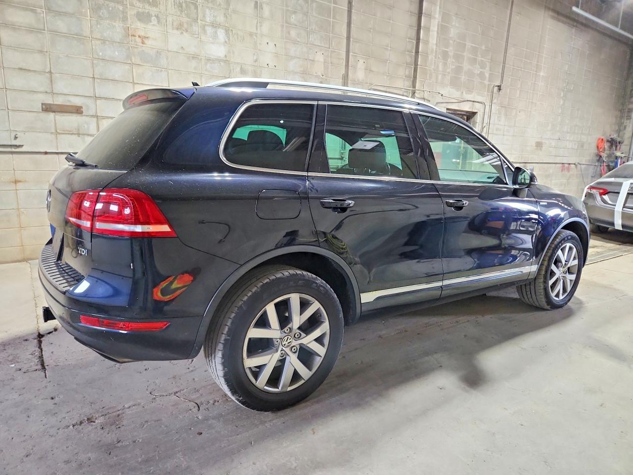2014 Volkswagen Touareg V6 Tdi Blue vin: WVGEP9BP4ED008582
