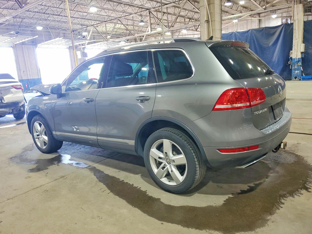 2014 Volkswagen Touareg V6 Tdi Silver vin: WVGEP9BP4ED012132