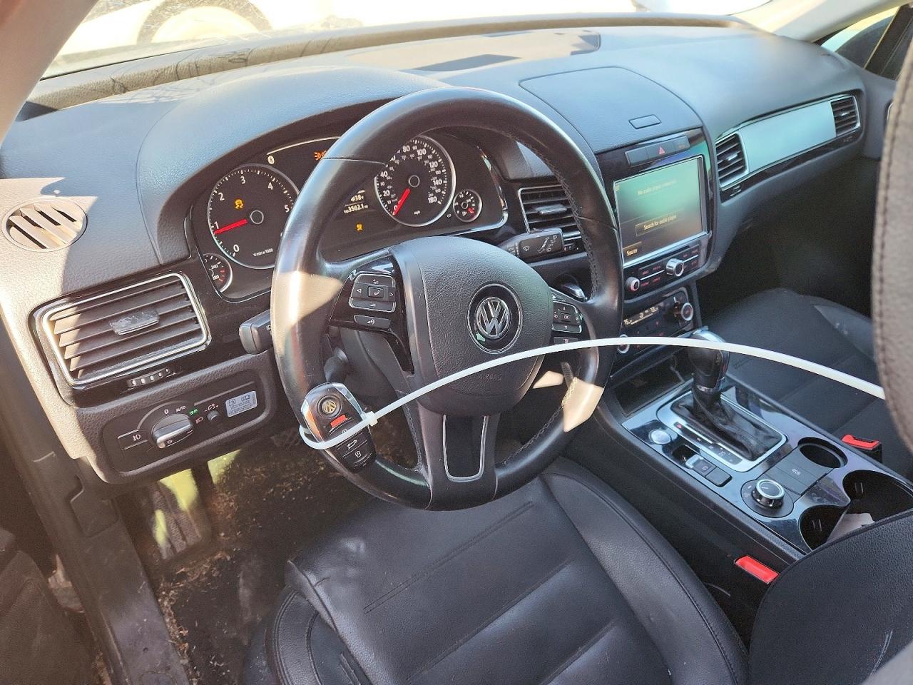 2014 Volkswagen Touareg V6 Tdi Black vin: WVGEP9BP4ED012146