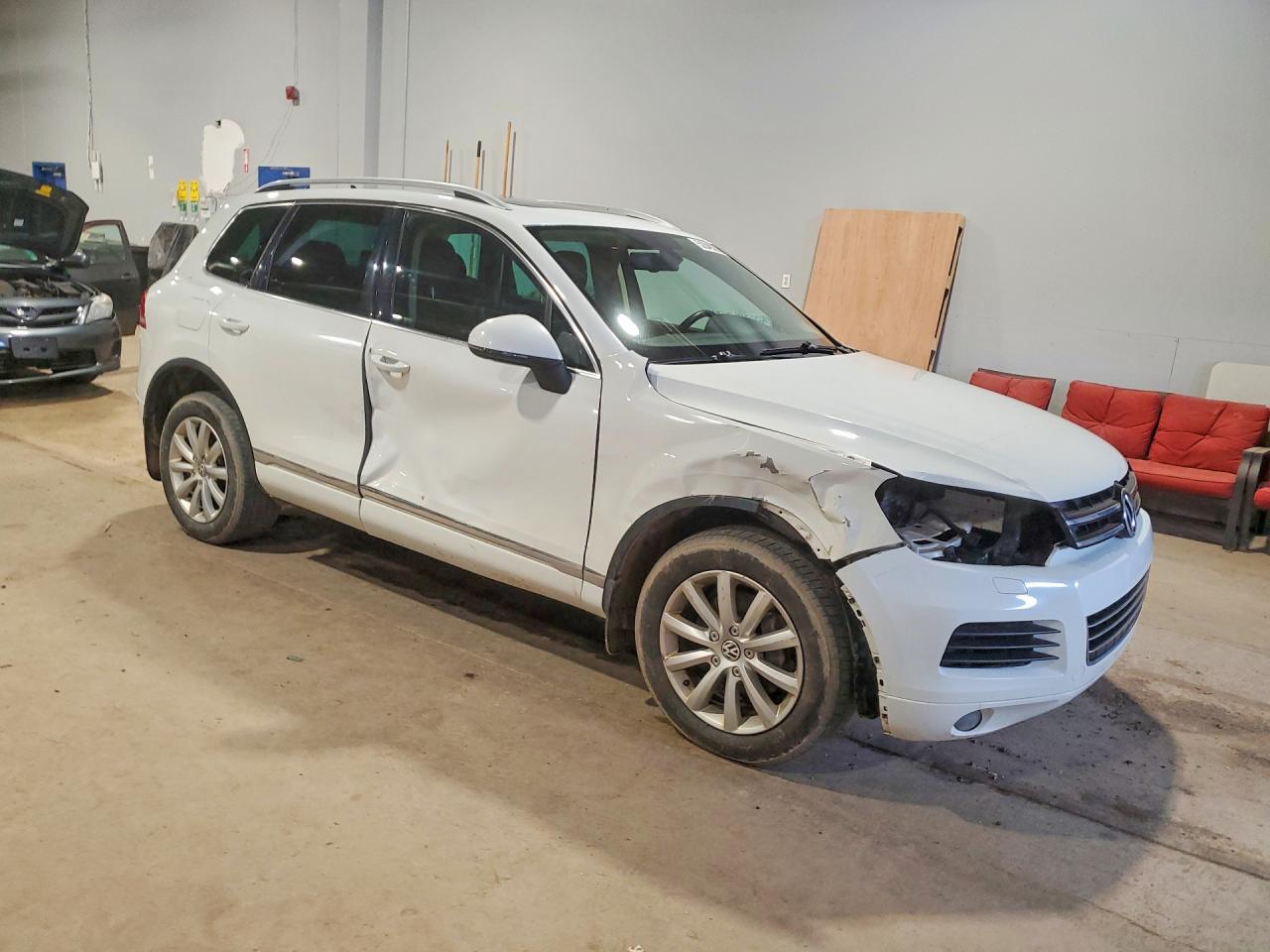 2013 Volkswagen Touareg V6 Tdi White vin: WVGEP9BP5DD000277