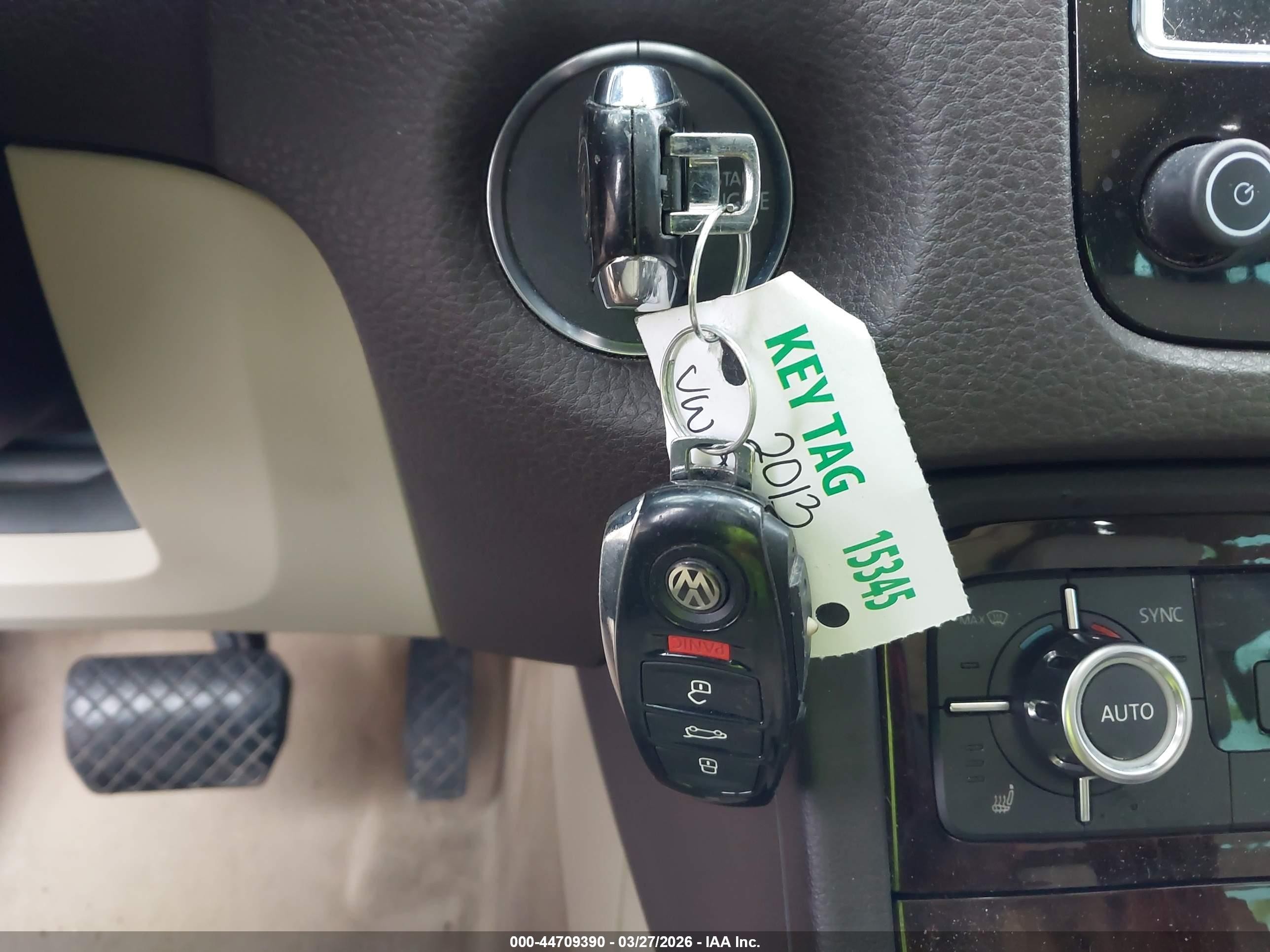2013 Volkswagen Touareg Tdi Executive White vin: WVGEP9BP5DD006015