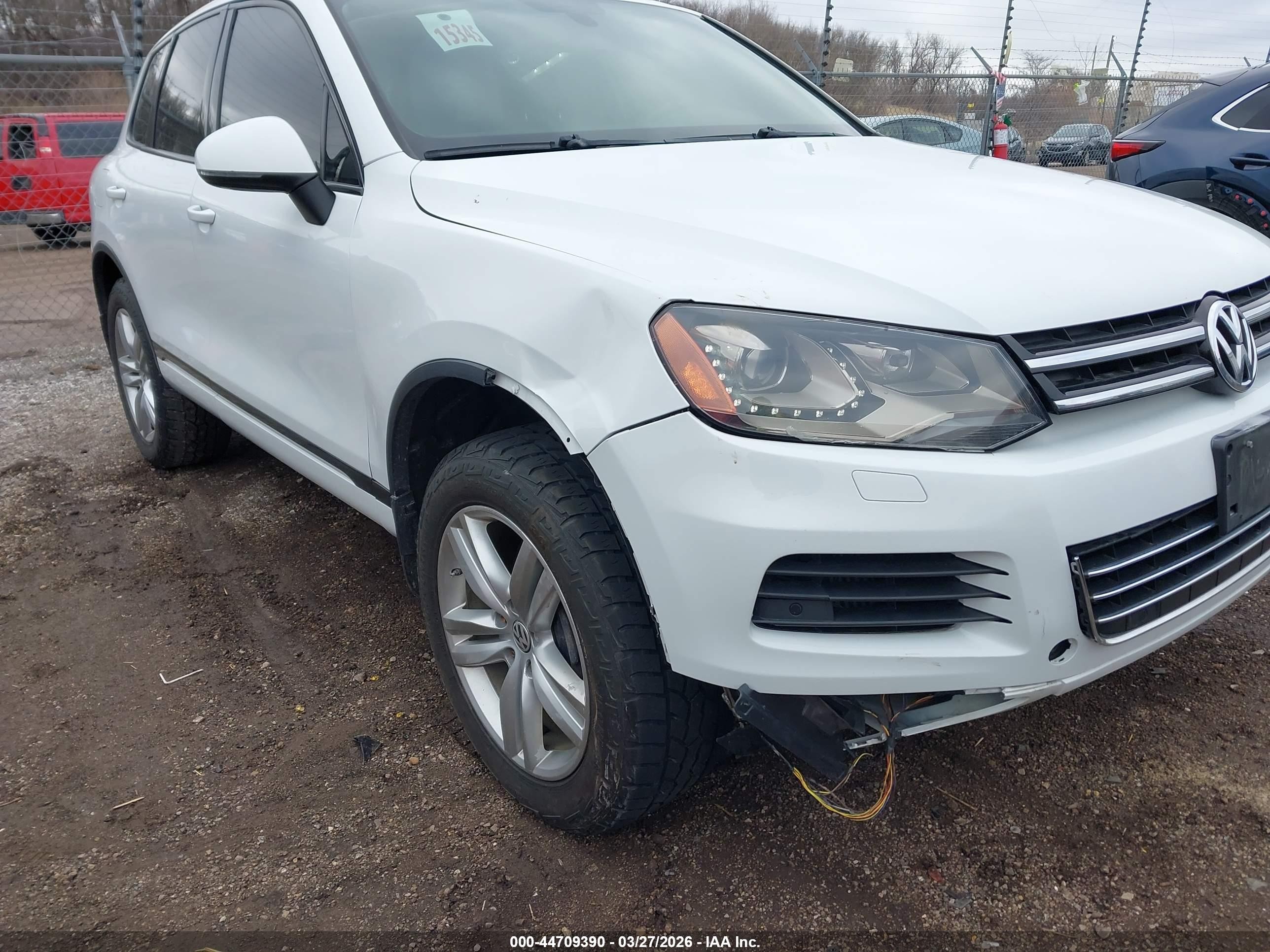 2013 Volkswagen Touareg Tdi Executive White vin: WVGEP9BP5DD006015