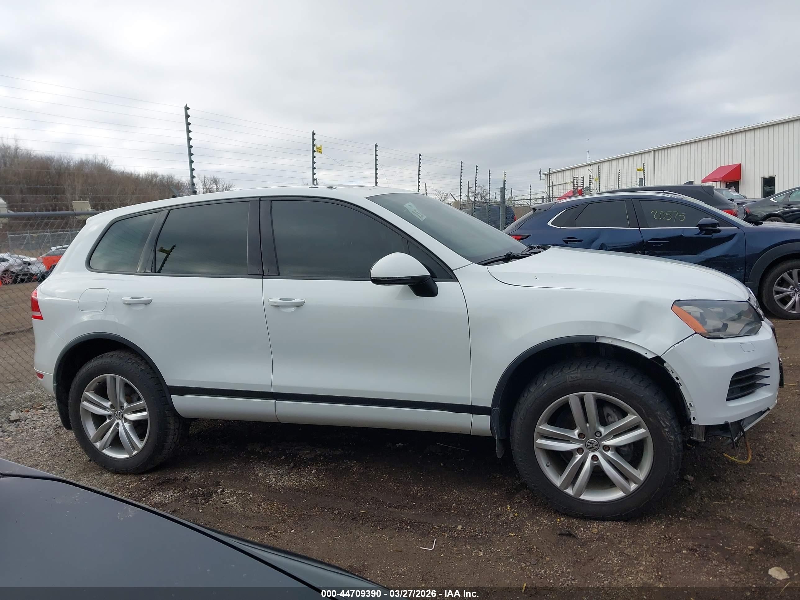 2013 Volkswagen Touareg Tdi Executive White vin: WVGEP9BP5DD006015