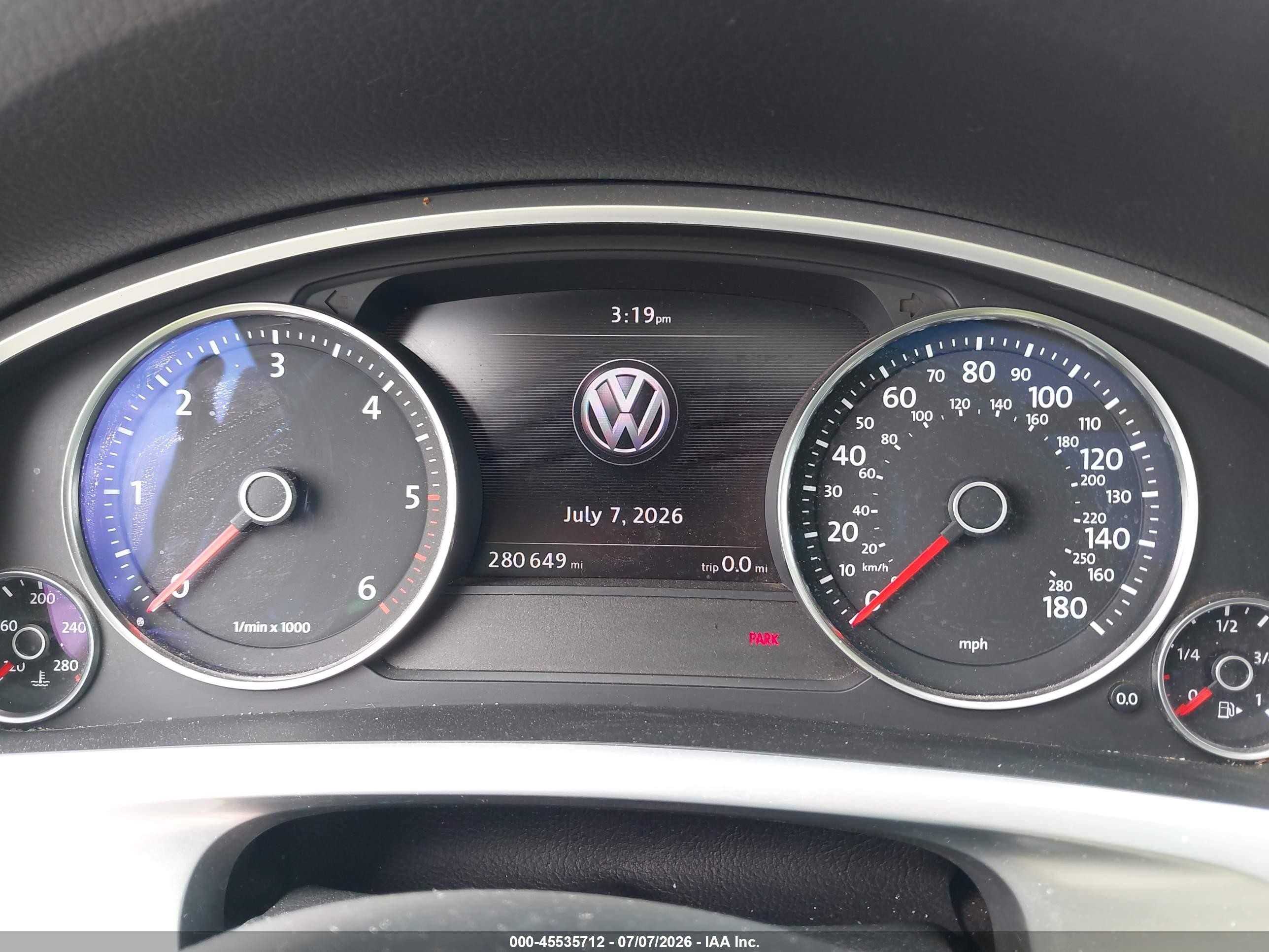 2015 Volkswagen Touareg Tdi Lux Silver vin: WVGEP9BP5FD002114
