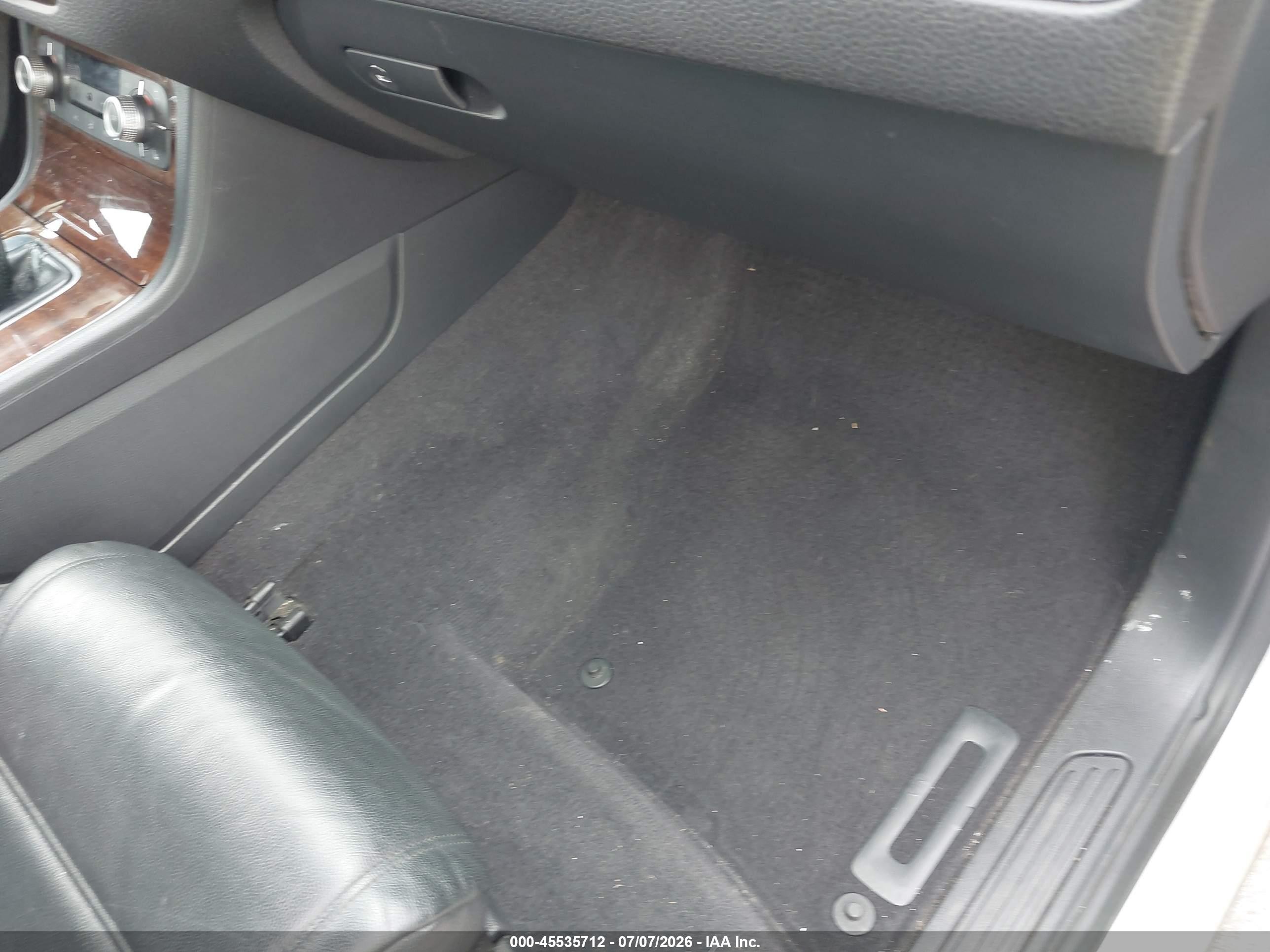 2015 Volkswagen Touareg Tdi Lux Silver vin: WVGEP9BP5FD002114