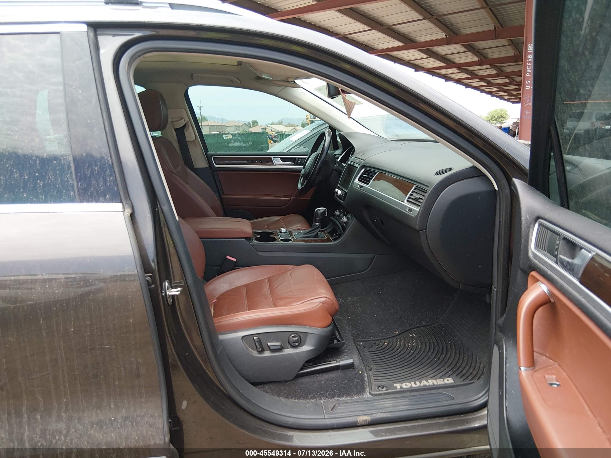 2015 Volkswagen Touareg Tdi Lux Серый vin: WVGEP9BP5FD007412