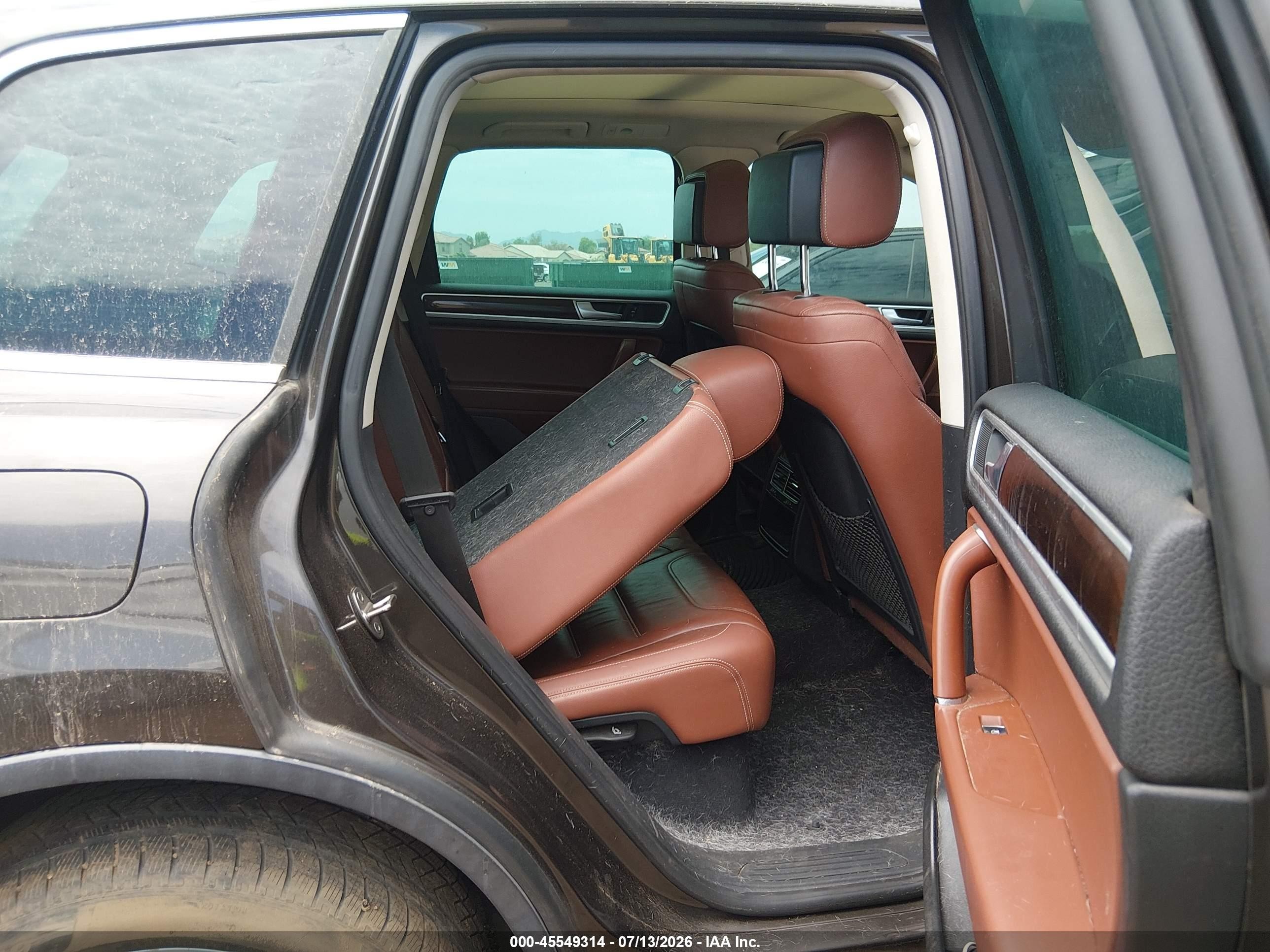 2015 Volkswagen Touareg Tdi Lux Серый vin: WVGEP9BP5FD007412