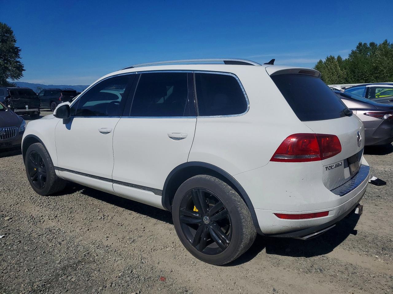2013 Volkswagen Touareg V6 Tdi White vin: WVGEP9BP8DD004890