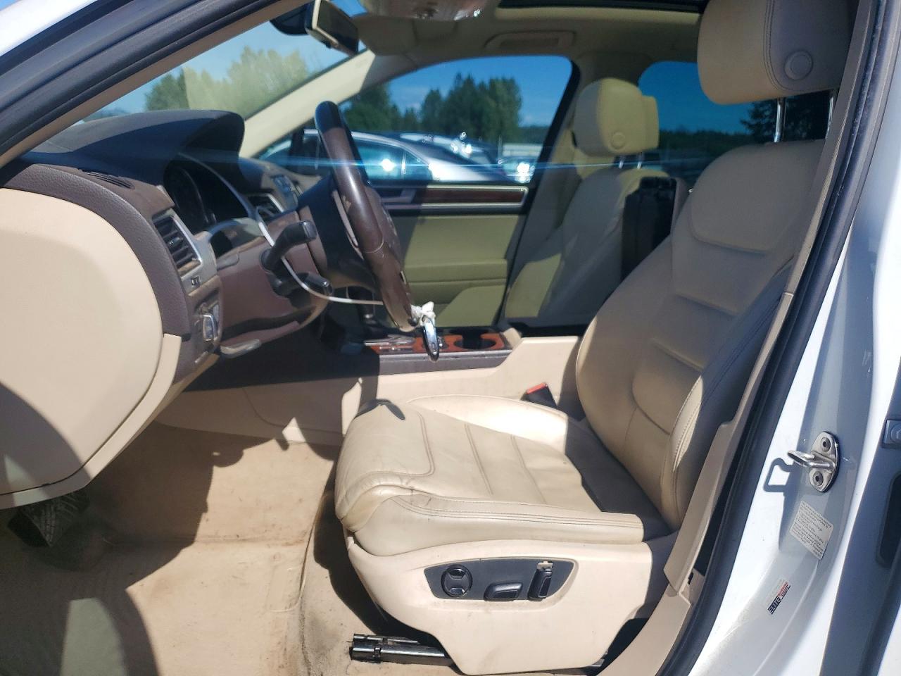 2013 Volkswagen Touareg V6 Tdi White vin: WVGEP9BP8DD004890