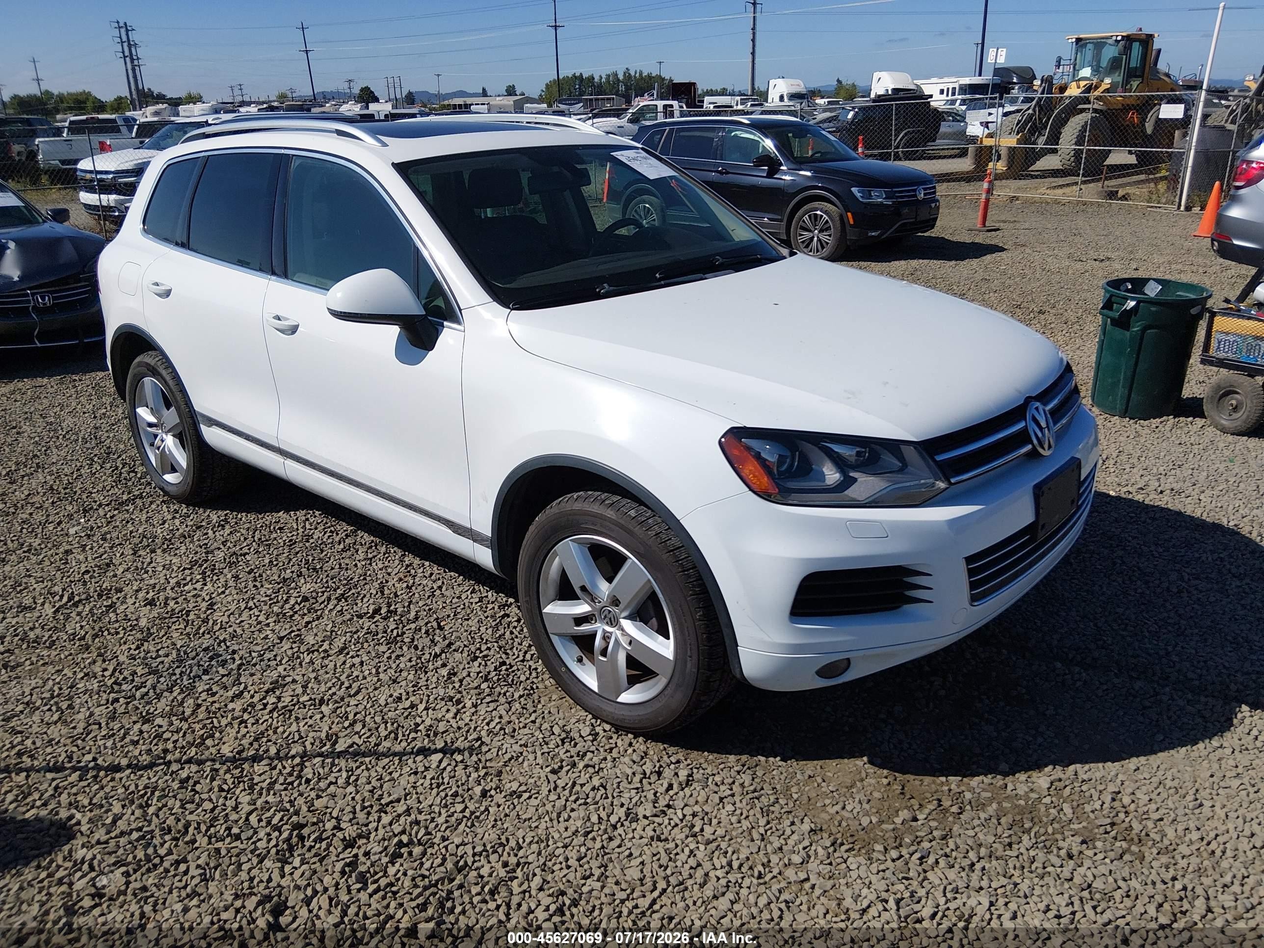 2014 Volkswagen Touareg Tdi Lux White vin: WVGEP9BP8ED014692