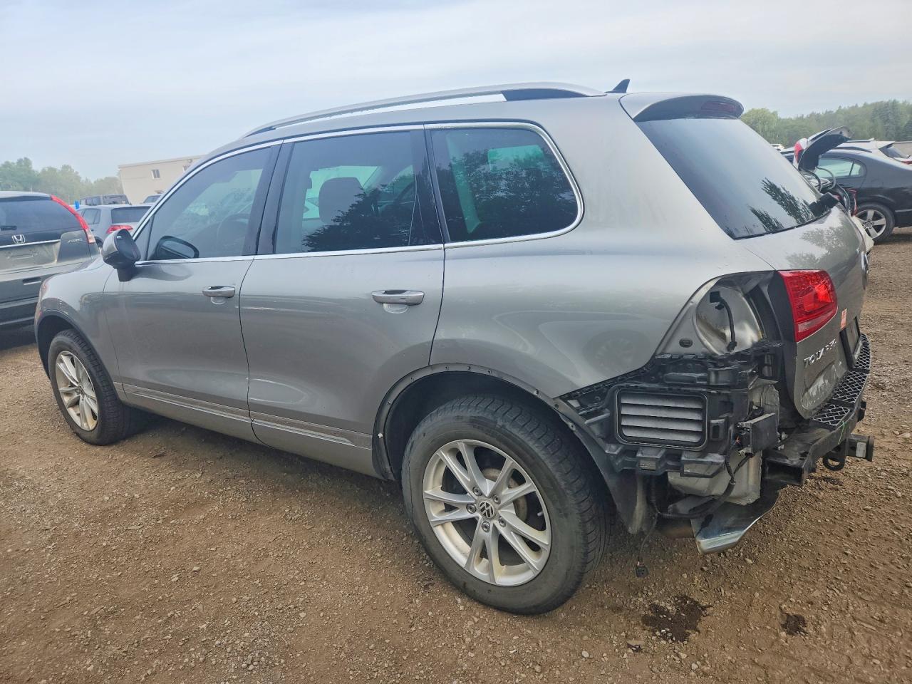 2015 Volkswagen Touareg V6 Tdi Silver vin: WVGEP9BP8FD004200