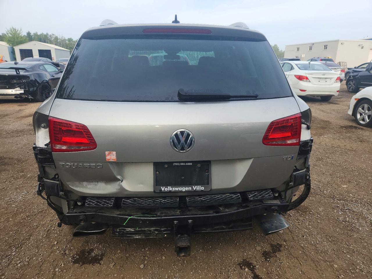 2015 Volkswagen Touareg V6 Tdi Silver vin: WVGEP9BP8FD004200