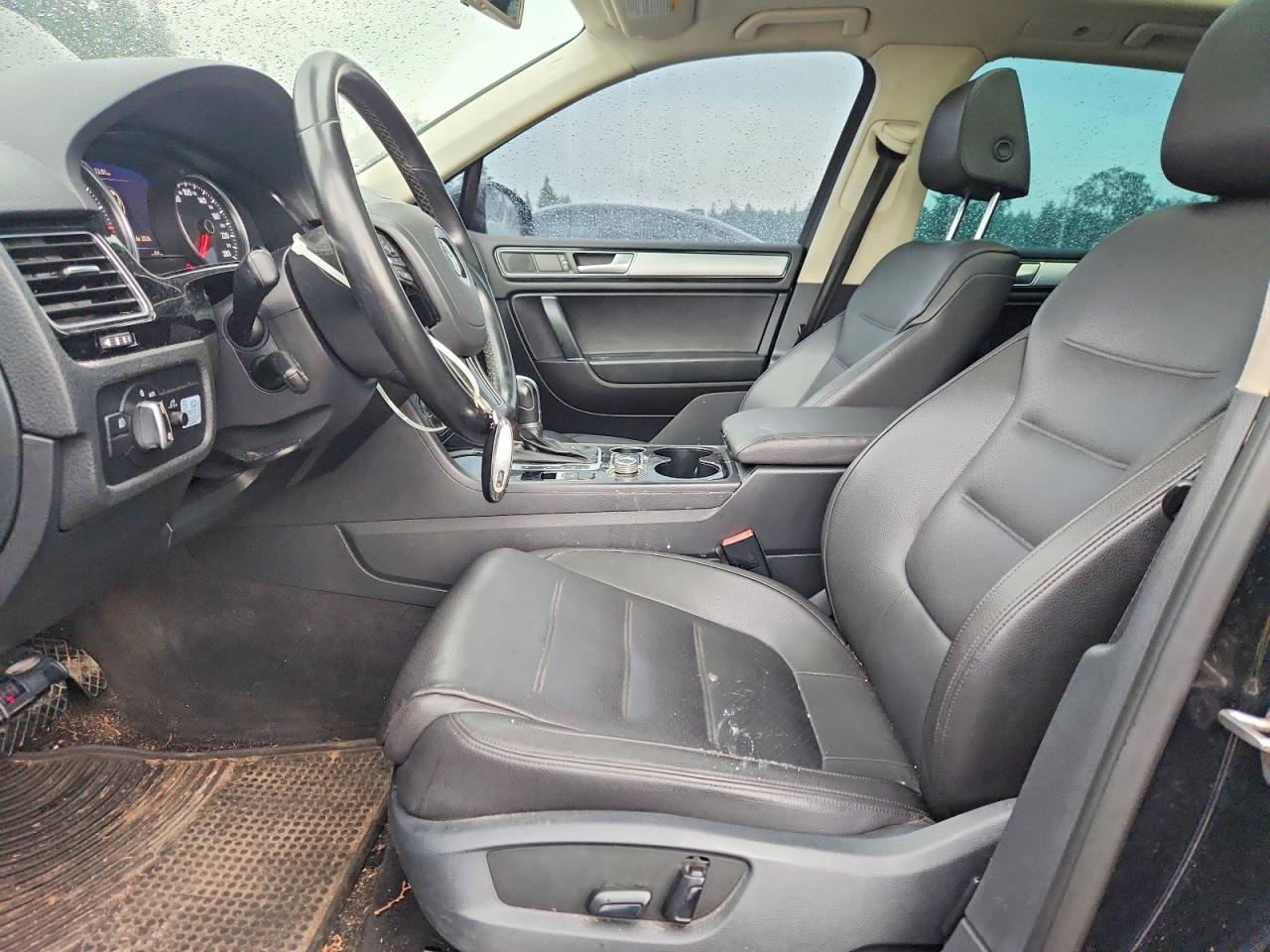 2015 Volkswagen Touareg V6 Tdi Black vin: WVGEP9BP8FD005699