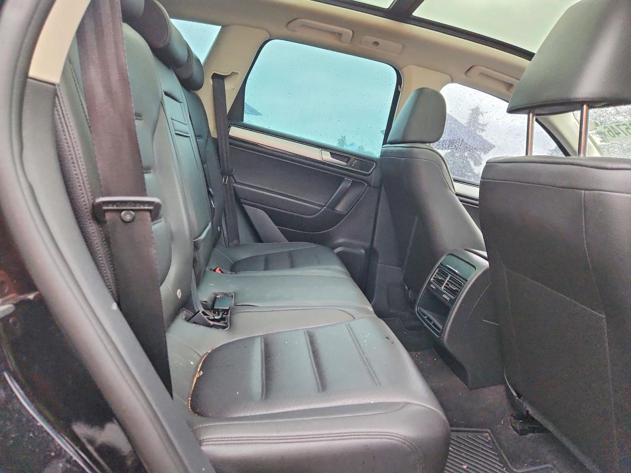 2015 Volkswagen Touareg V6 Tdi Black vin: WVGEP9BP8FD005699