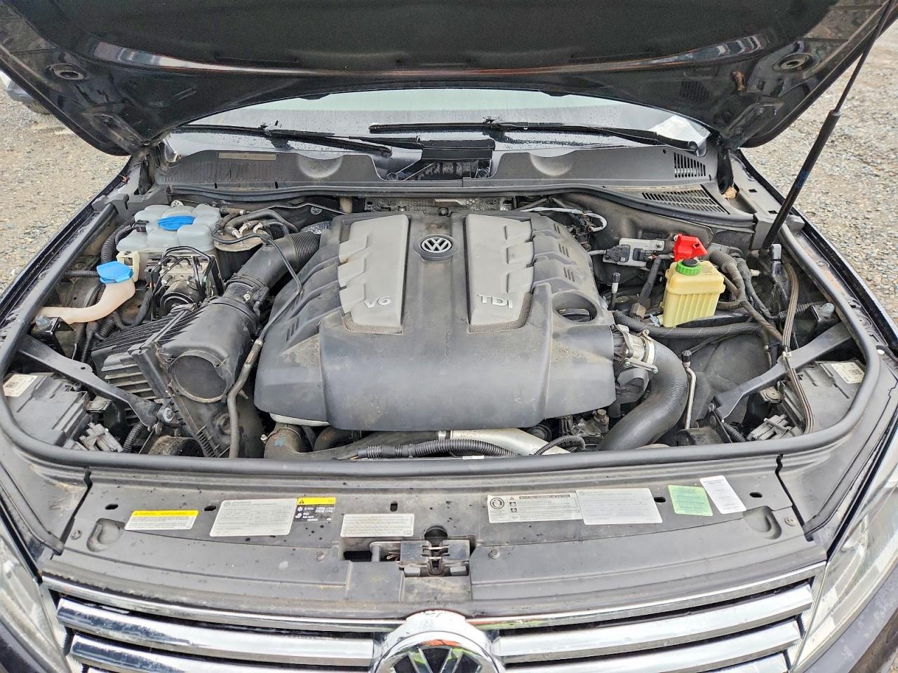 2015 Volkswagen Touareg V6 Tdi Black vin: WVGEP9BP8FD005699