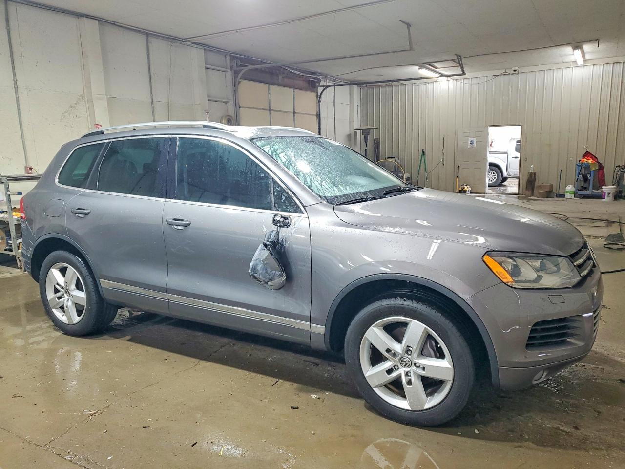 2013 Volkswagen Touareg V6 Tdi Gray vin: WVGEP9BP9DD003652