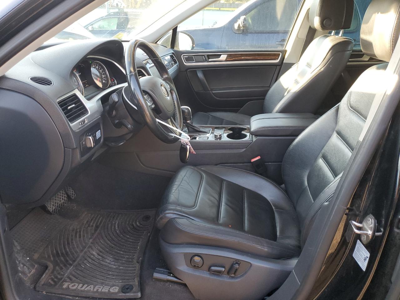 2014 Volkswagen Touareg V6 Tdi Black vin: WVGEP9BP9ED008934