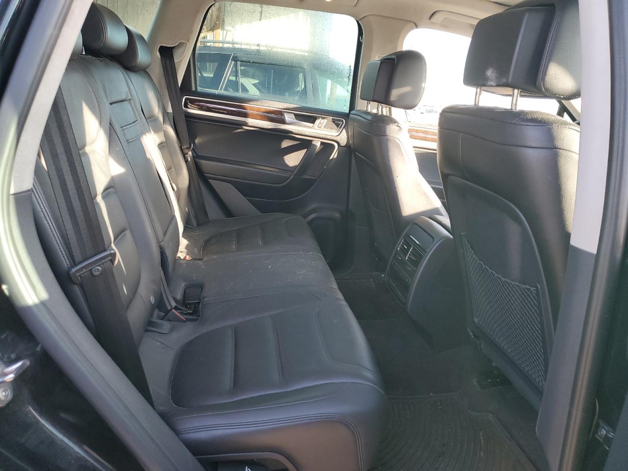 2014 Volkswagen Touareg V6 Tdi Black vin: WVGEP9BP9ED008934