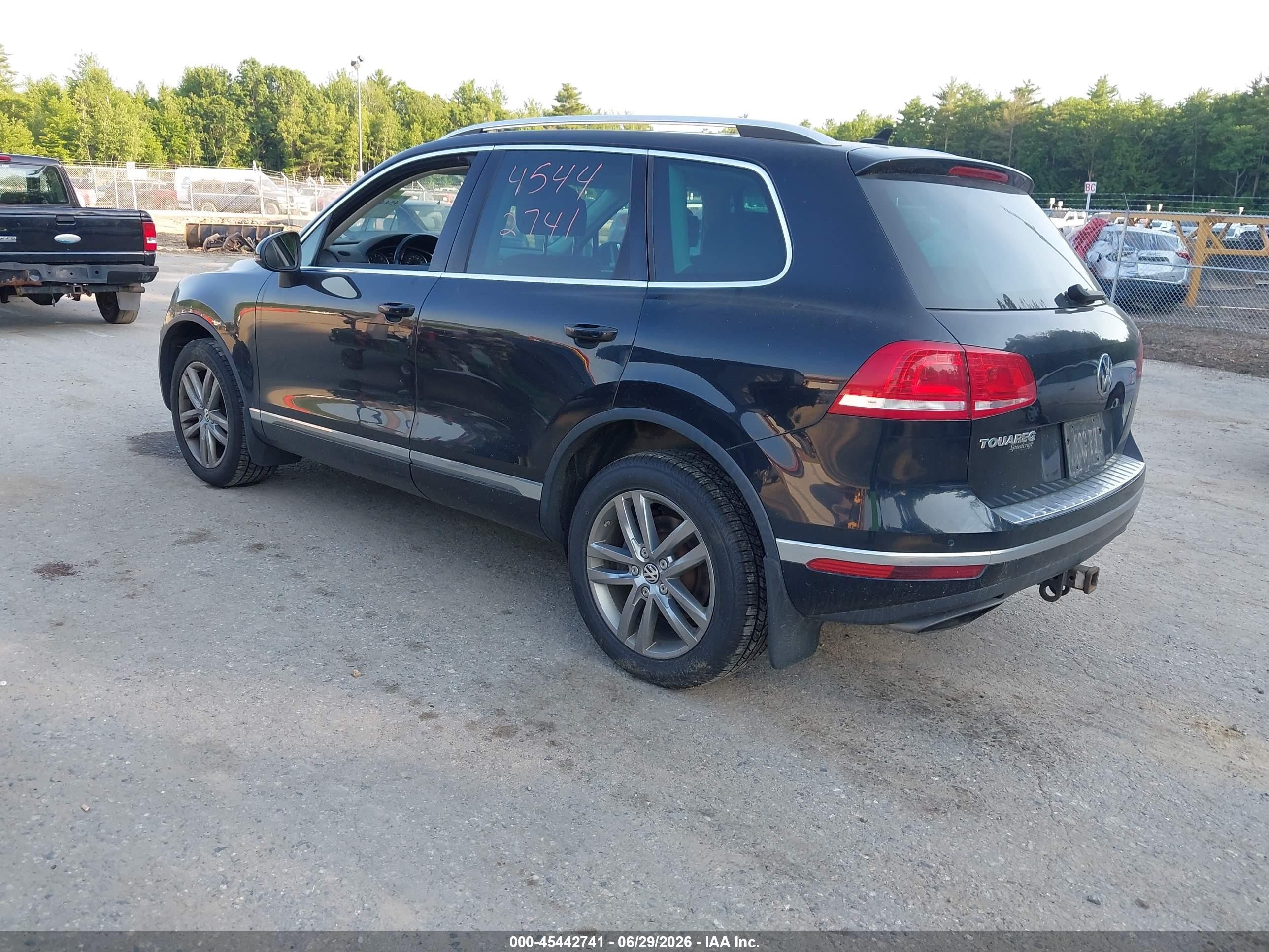 2015 Volkswagen Touareg Tdi Lux Black vin: WVGEP9BP9FD002424