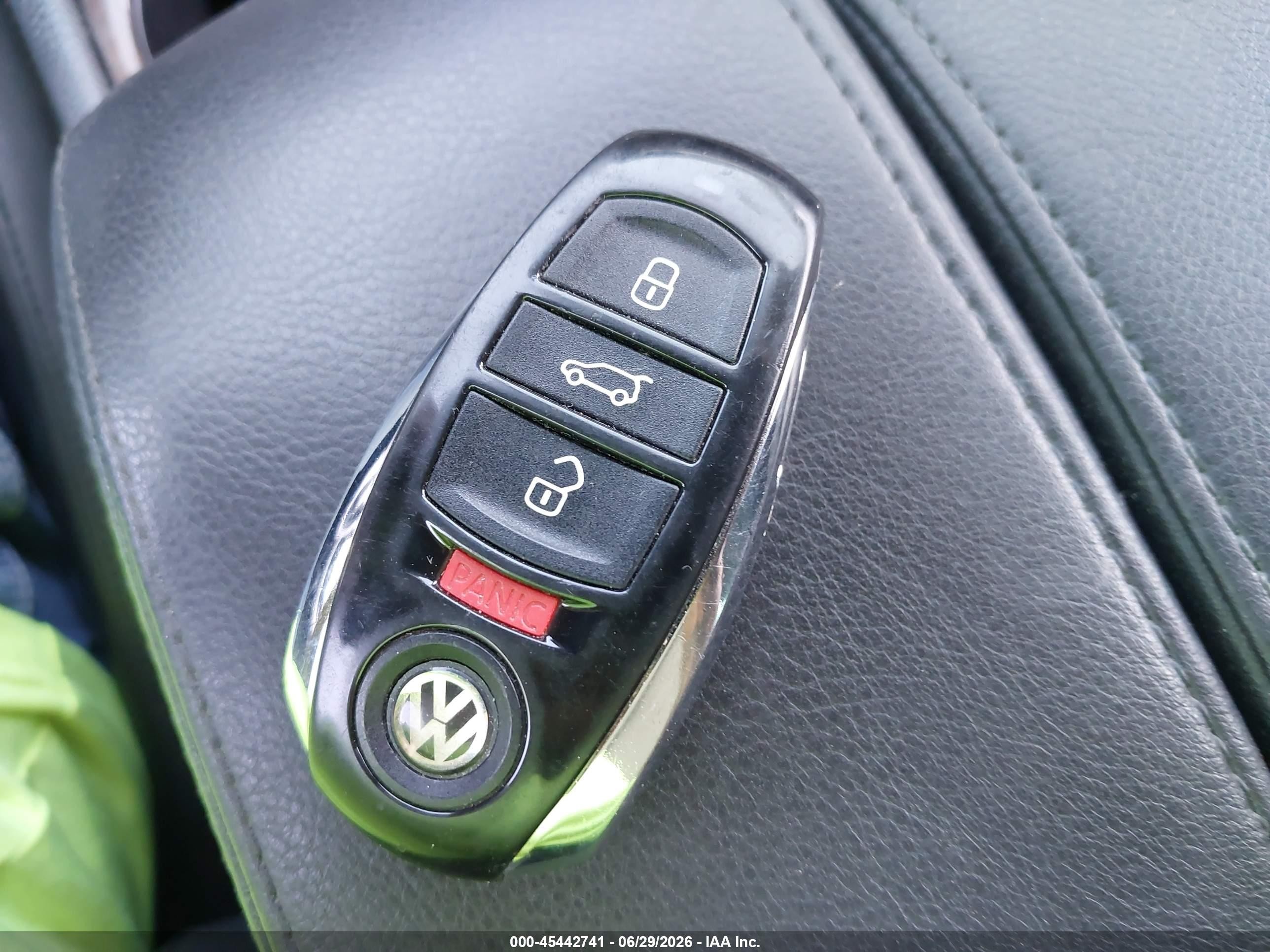 2015 Volkswagen Touareg Tdi Lux Black vin: WVGEP9BP9FD002424