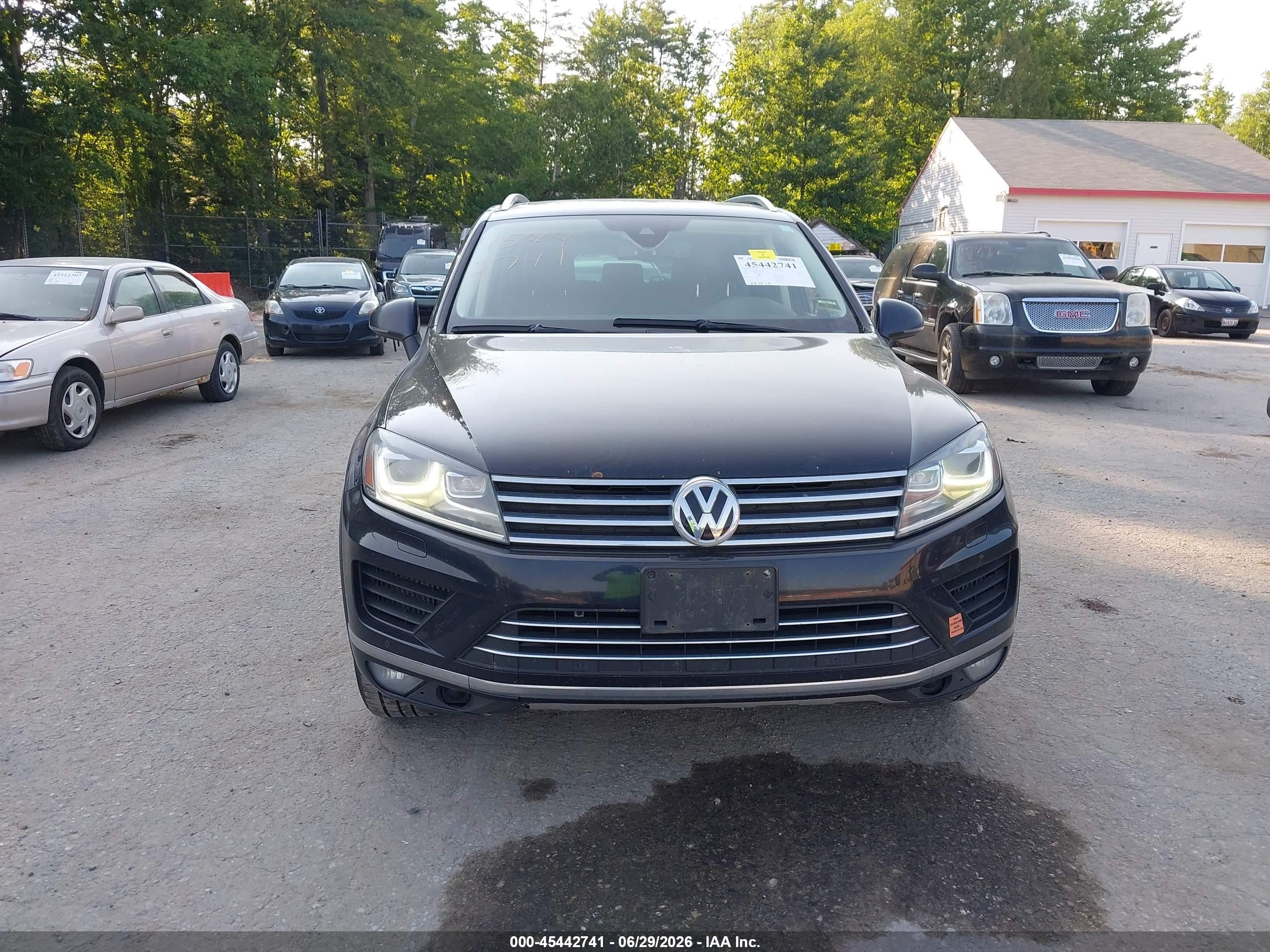2015 Volkswagen Touareg Tdi Lux Black vin: WVGEP9BP9FD002424