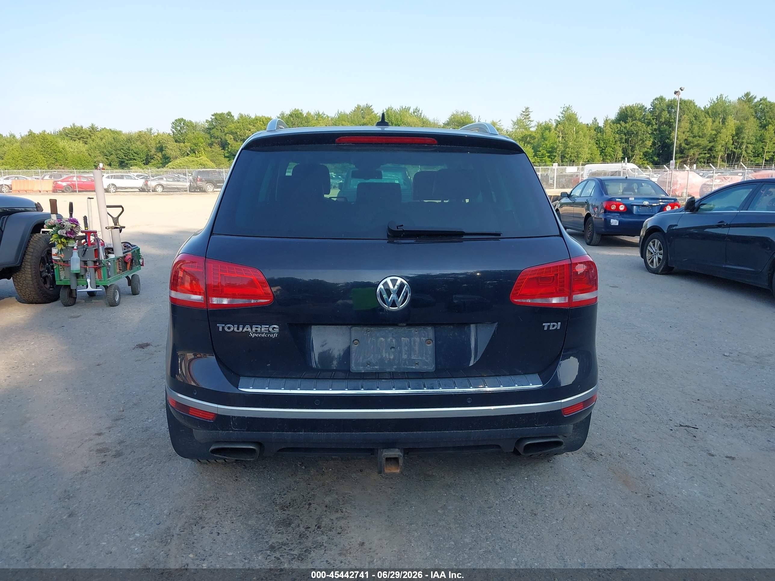 2015 Volkswagen Touareg Tdi Lux Black vin: WVGEP9BP9FD002424