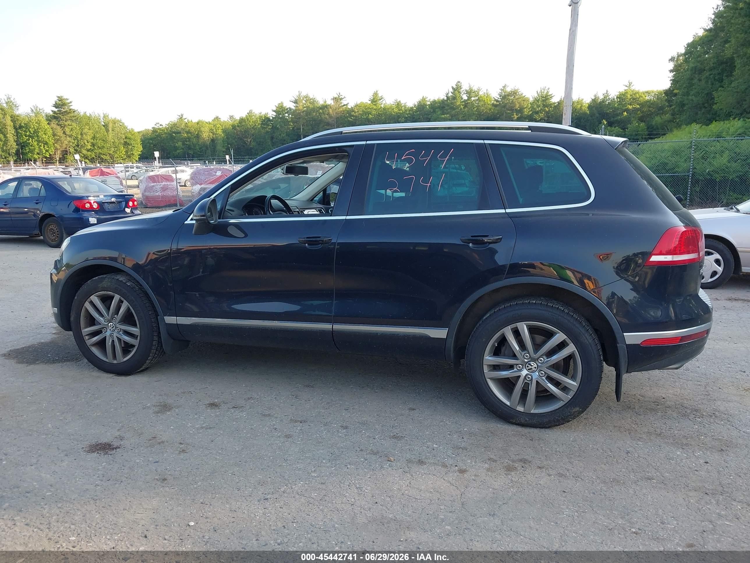 2015 Volkswagen Touareg Tdi Lux Black vin: WVGEP9BP9FD002424