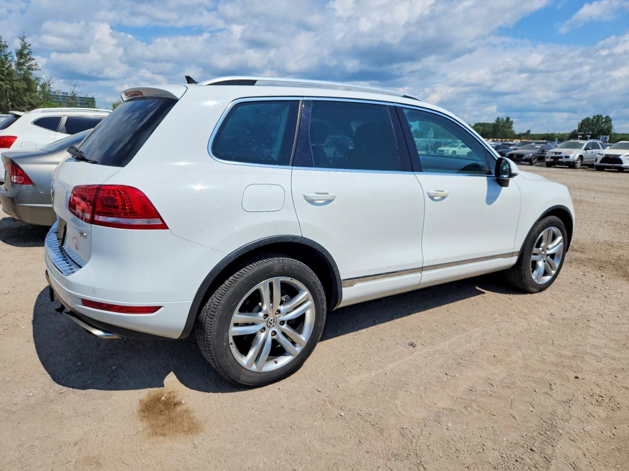 2013 Volkswagen Touareg V6 Tdi Белый vin: WVGEP9BPXDD013011