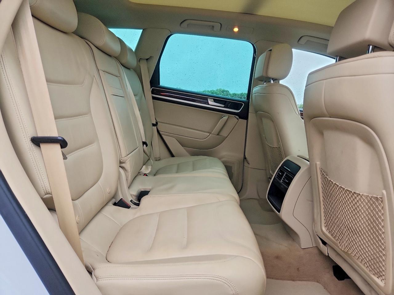 2014 Volkswagen Touareg V6 Tdi White vin: WVGEP9BPXED008974