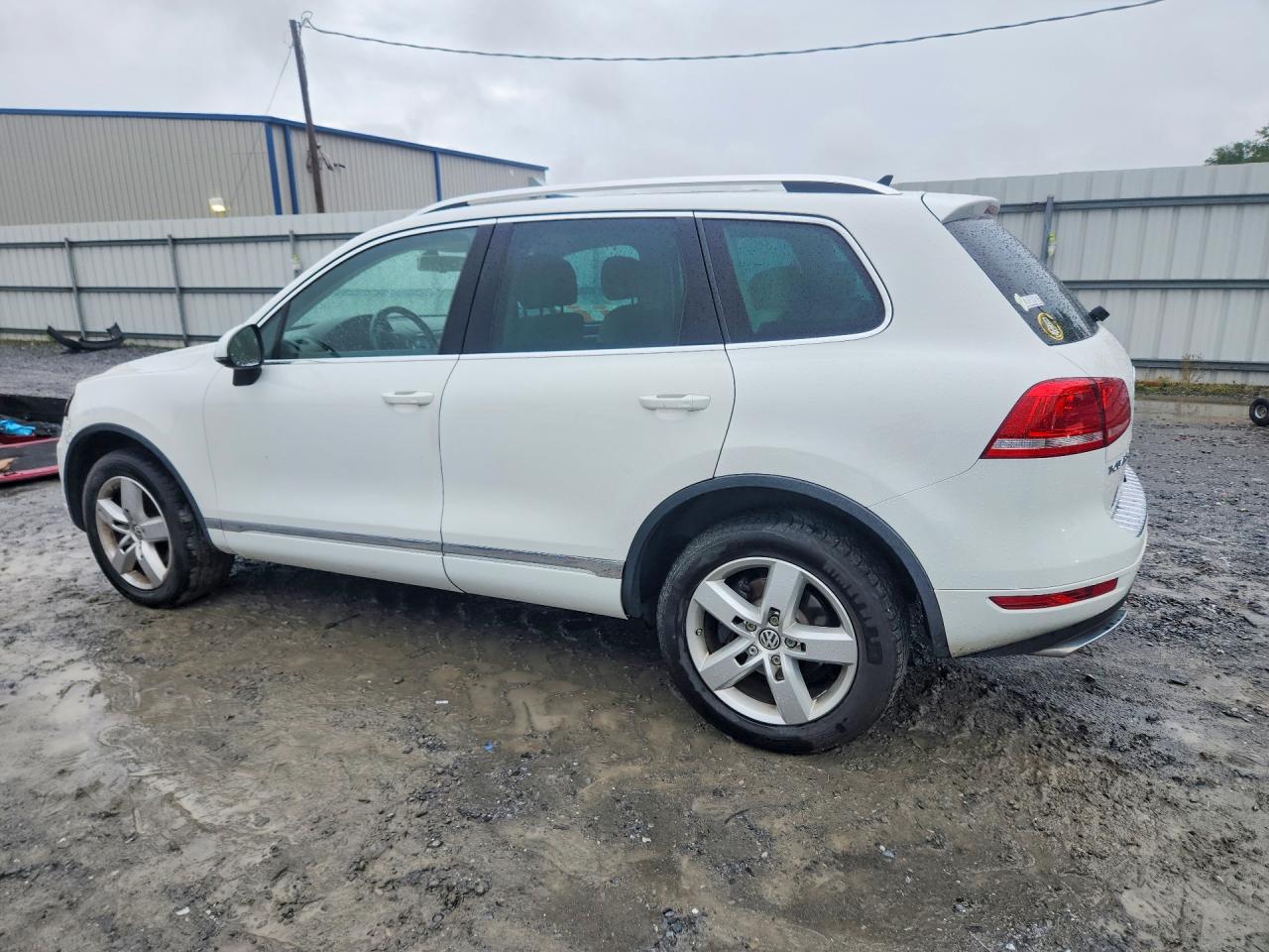 2014 Volkswagen Touareg V6 Tdi White vin: WVGEP9BPXED008974