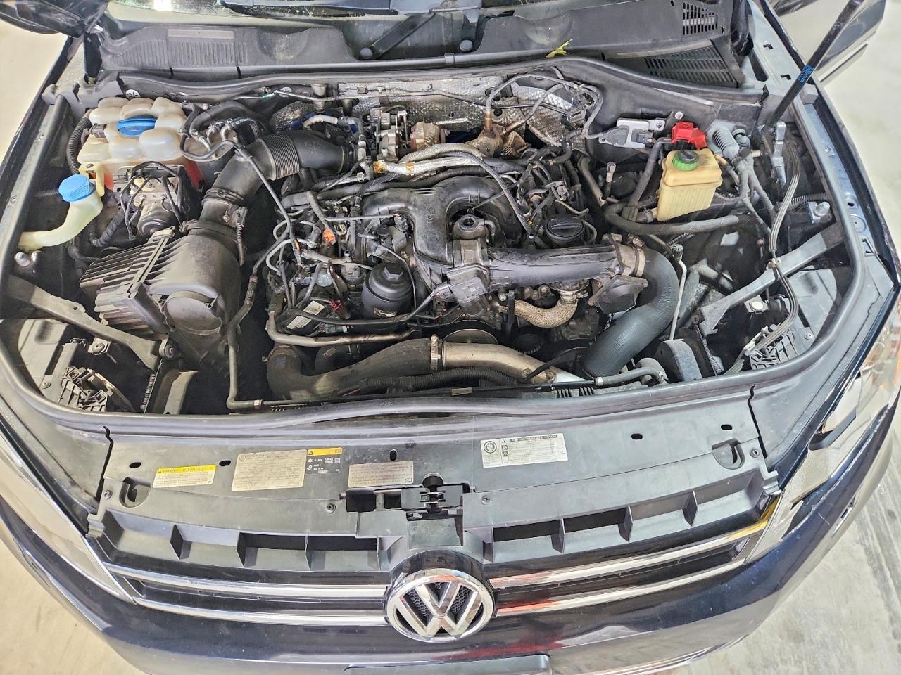 2014 Volkswagen Touareg V6 Tdi Blue vin: WVGEP9BPXED013575