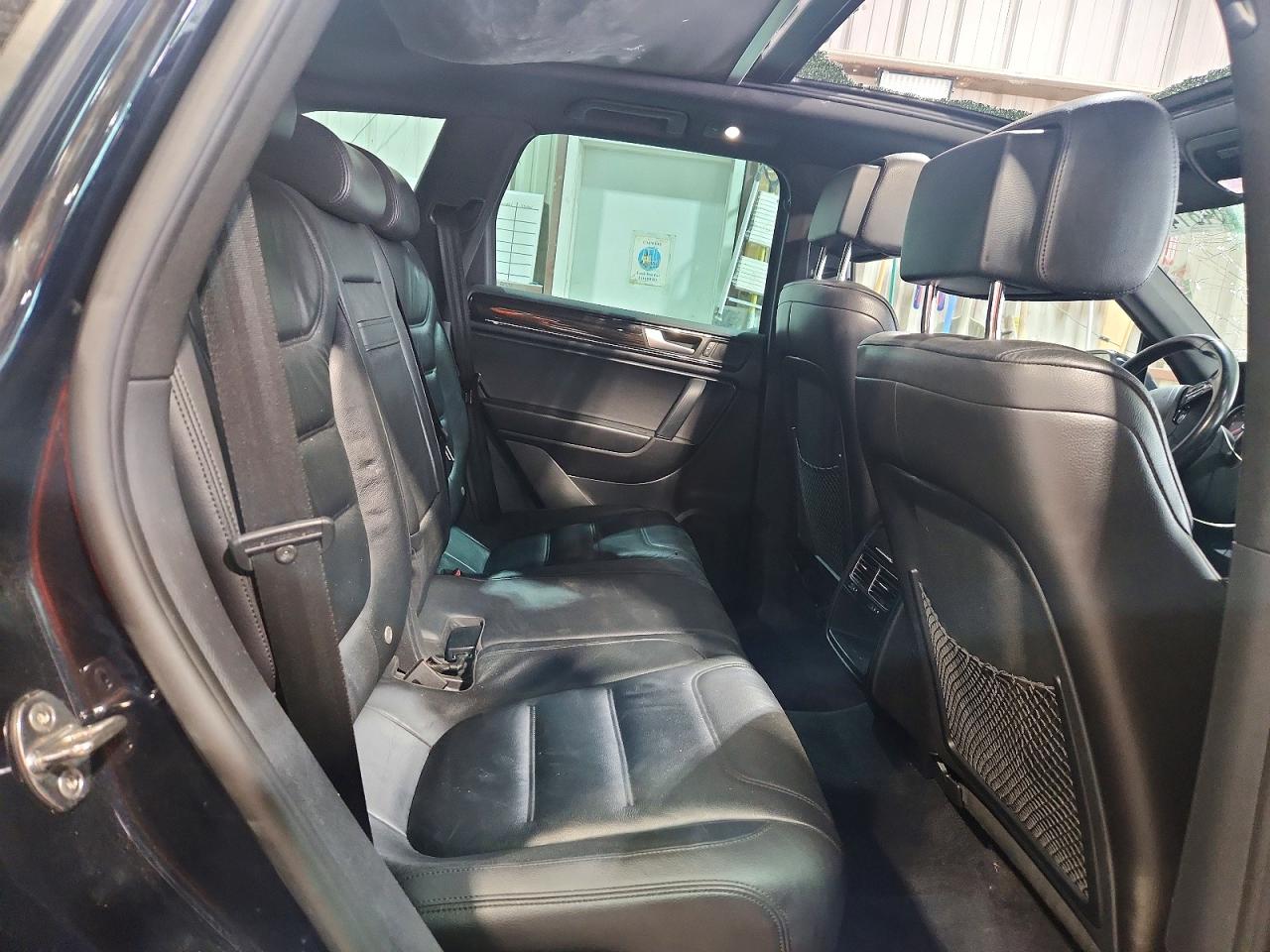 2014 Volkswagen Touareg V6 Tdi Blue vin: WVGEP9BPXED013575
