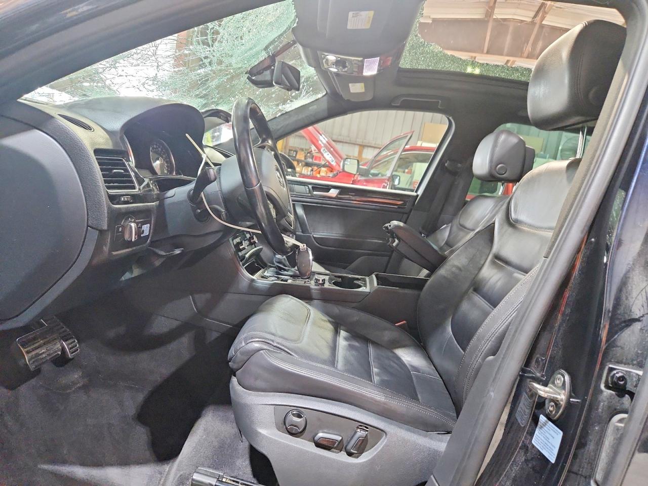 2014 Volkswagen Touareg V6 Tdi Blue vin: WVGEP9BPXED013575