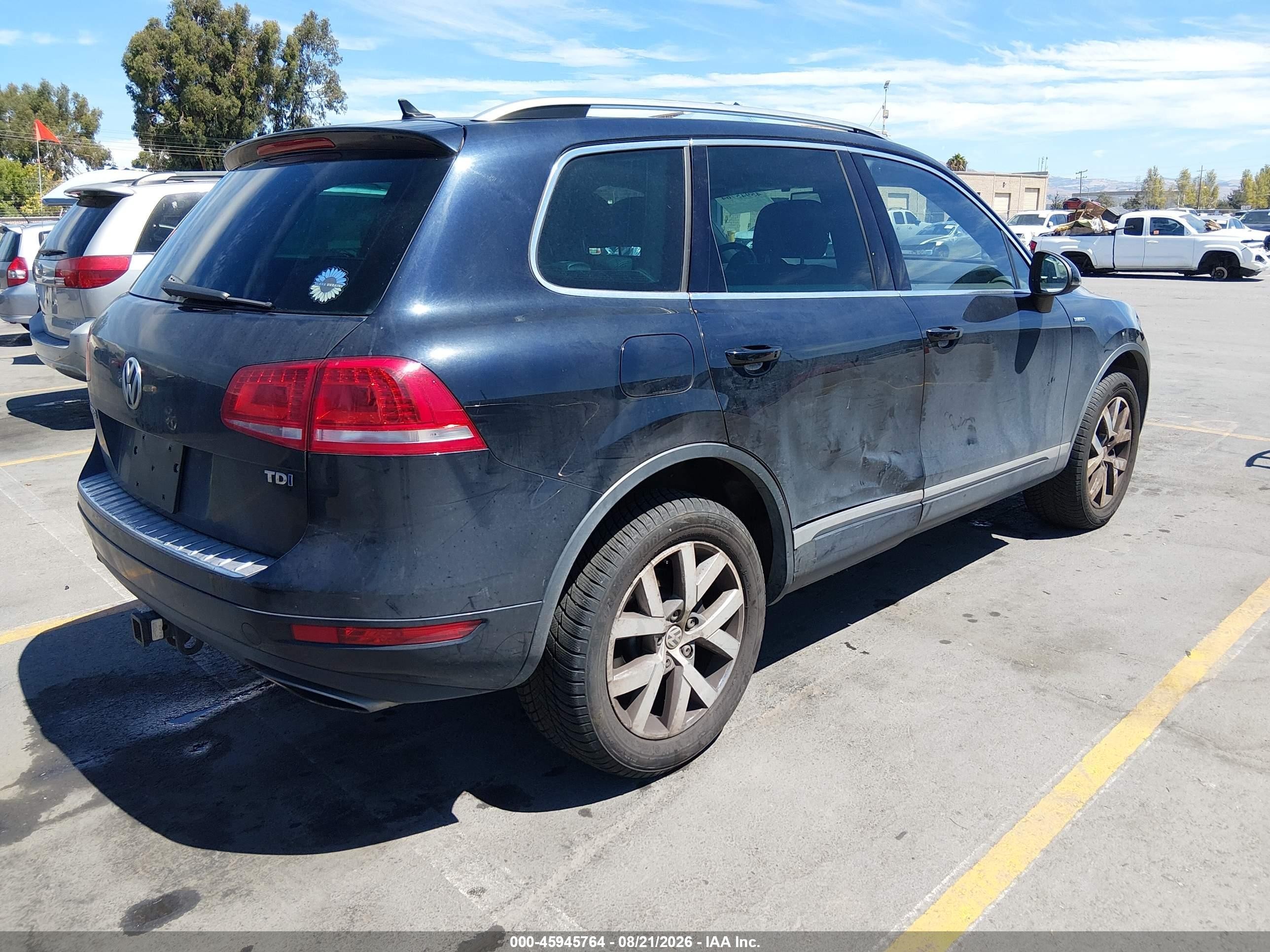 2014 Volkswagen Touareg X Black vin: WVGEP9BPXED014886