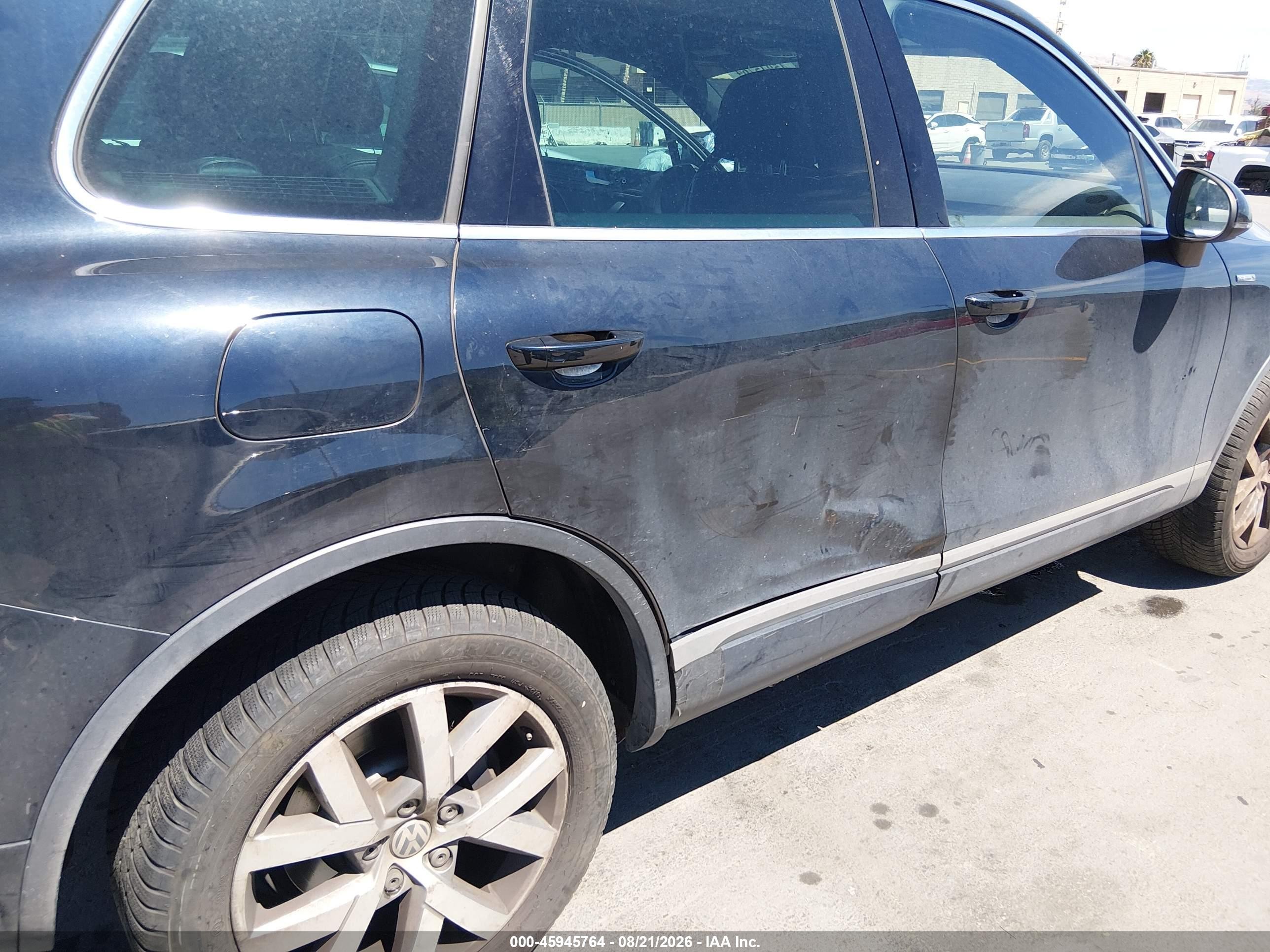 2014 Volkswagen Touareg X Black vin: WVGEP9BPXED014886
