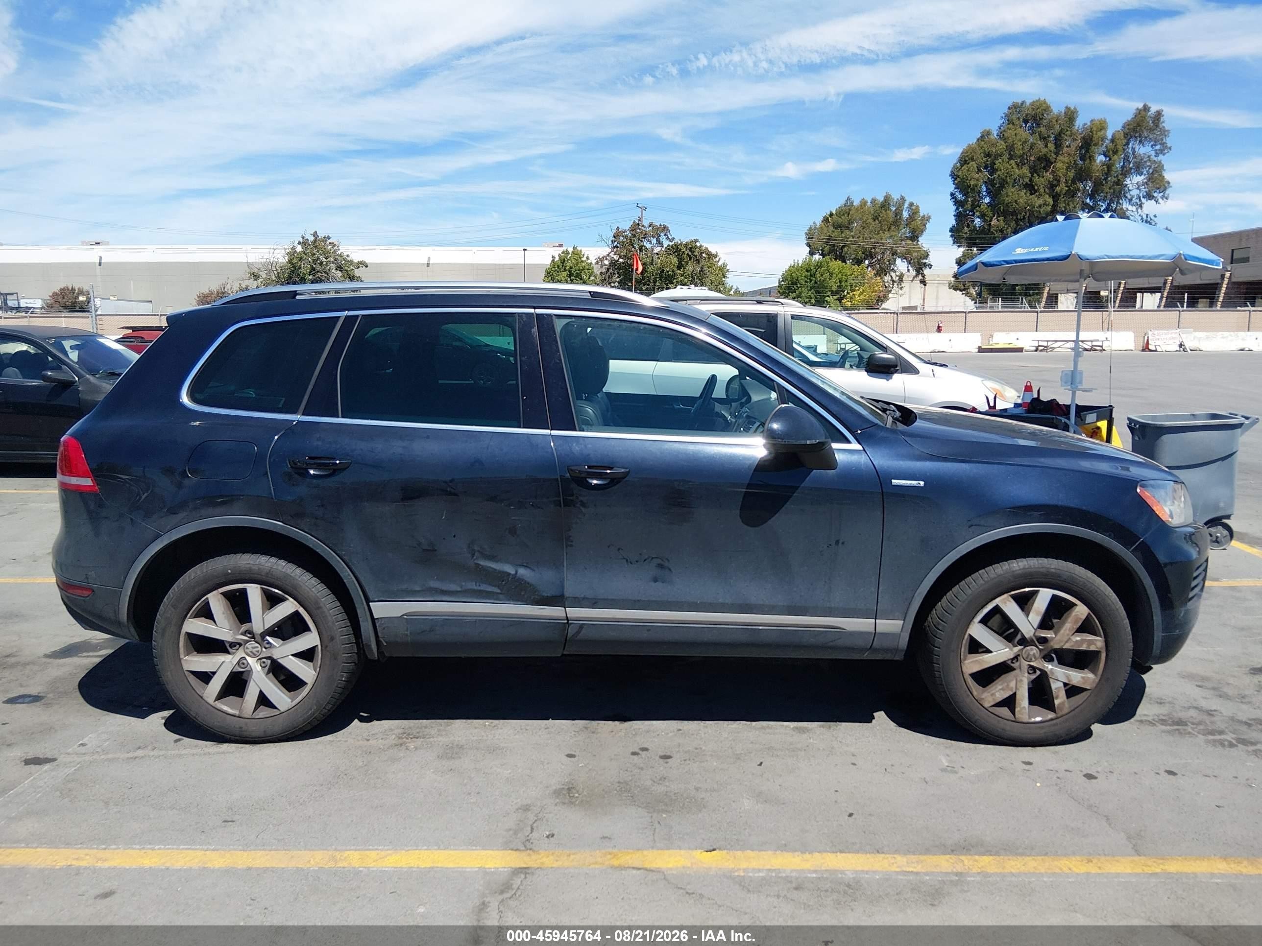 2014 Volkswagen Touareg X Black vin: WVGEP9BPXED014886