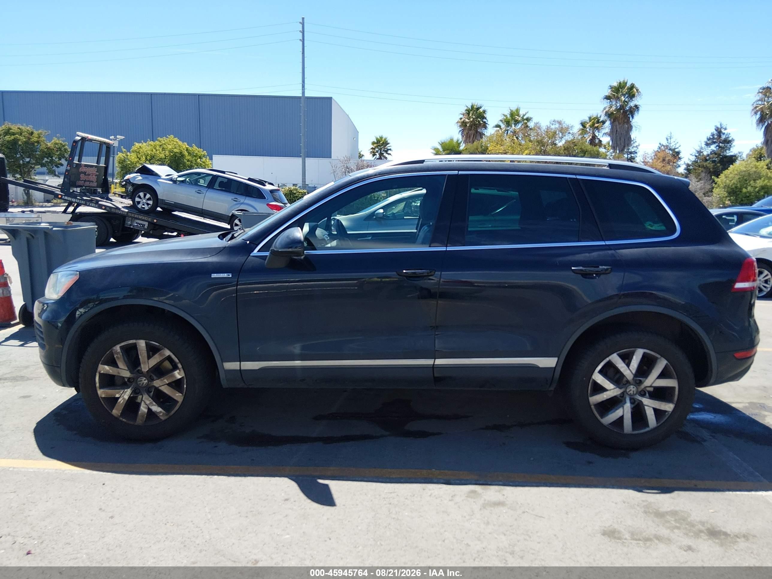 2014 Volkswagen Touareg X Black vin: WVGEP9BPXED014886