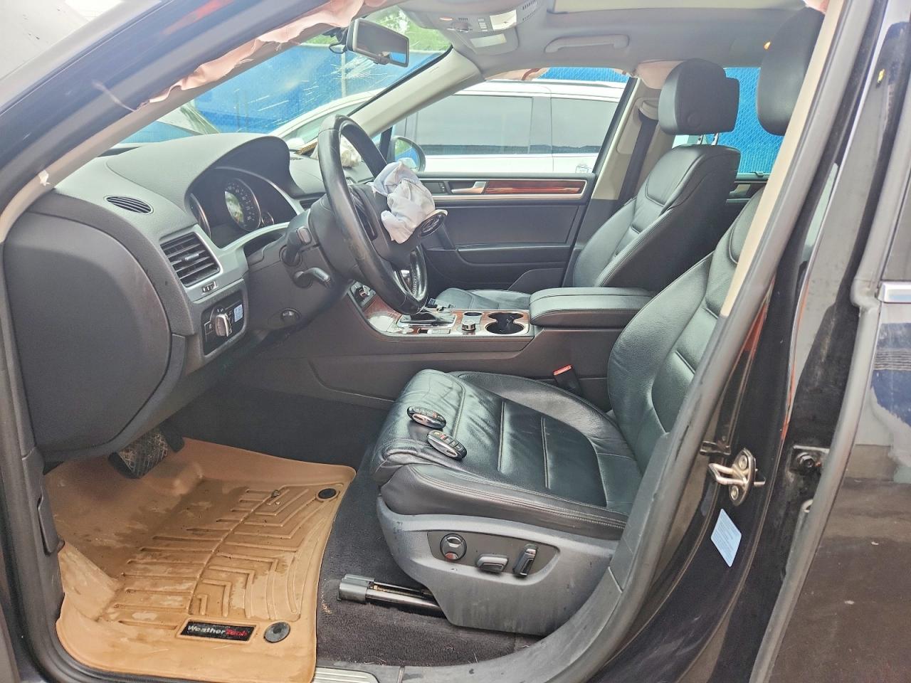 2014 Volkswagen Touareg V6 Tdi Black vin: WVGEP9BPXED015083
